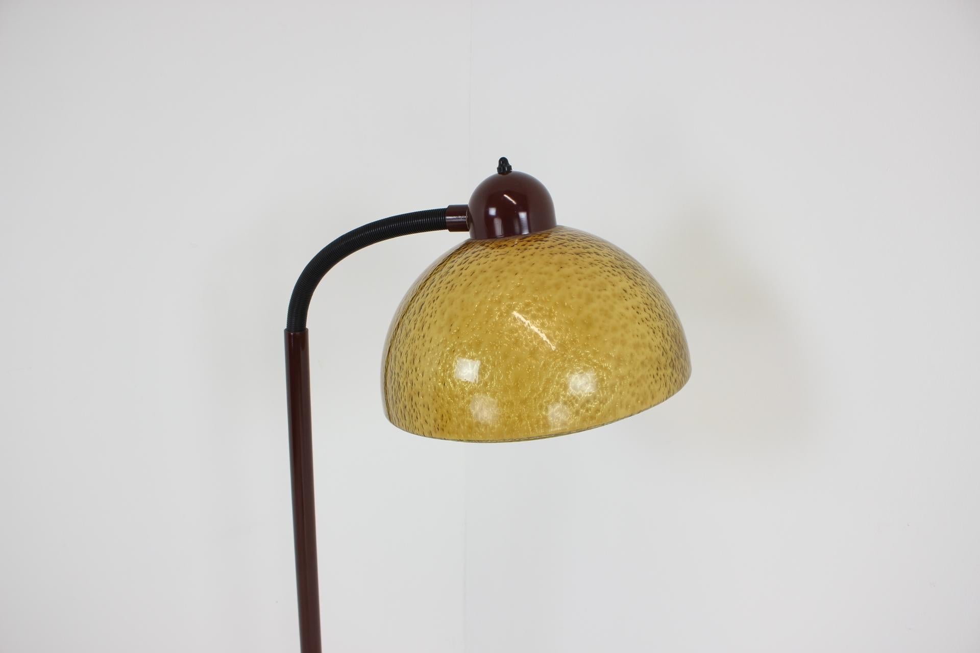1960er Jahre Verstellbare Stehlampe (Moderne der Mitte des Jahrhunderts) im Angebot