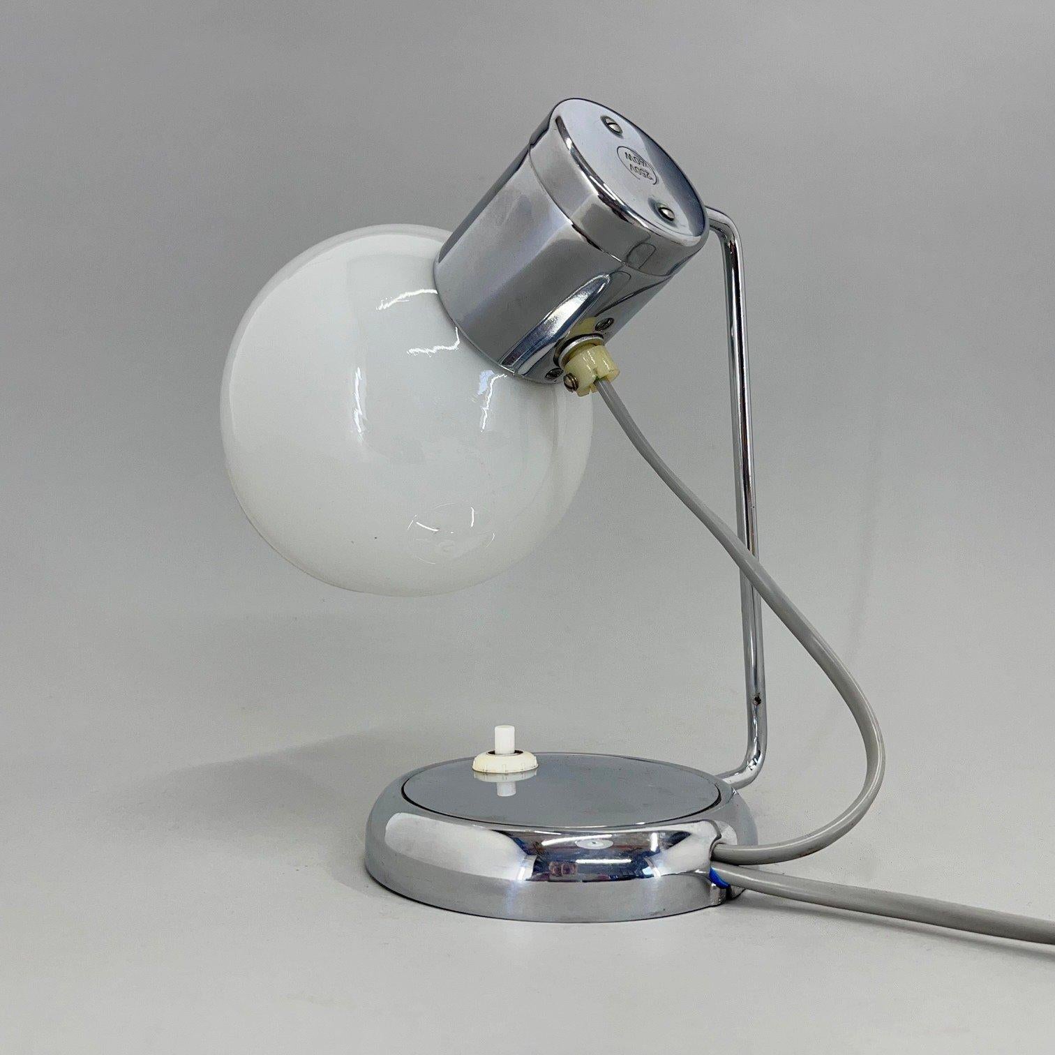 Small table lamp made by Drupol in former Czechoslovakia in the 1960's. 
Very good vintage condition. 
Bulb: 1 x E25-E27.