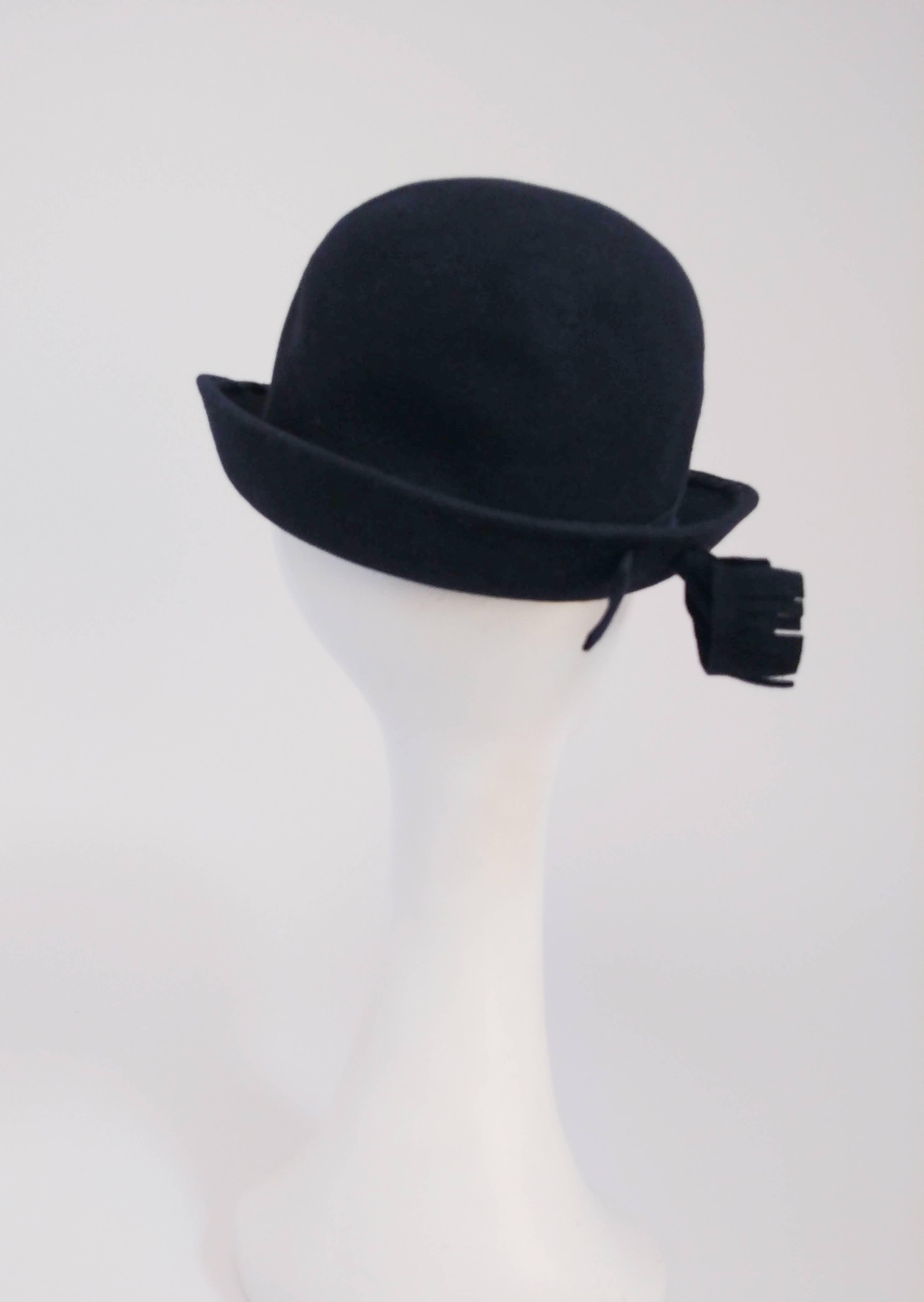 1960s Adolfo Navy Cashmere Felt Hat with Flower Accent In Good Condition For Sale In San Francisco, CA