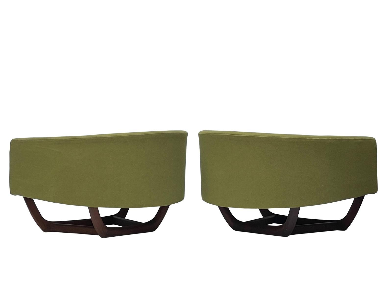 Mid-Century Modern Paire de fauteuils de salon Adrian Pearsall Craft Associates 2832-C des années 1960 en vente