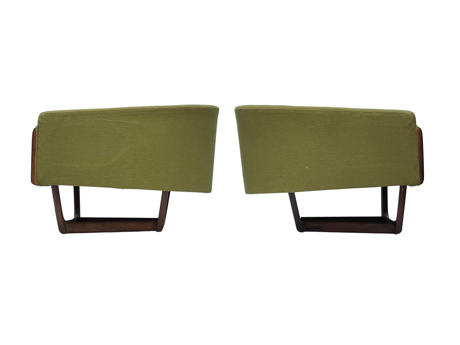 Paire de fauteuils de salon Adrian Pearsall Craft Associates 2832-C des années 1960 Bon état - En vente à Bensalem, PA