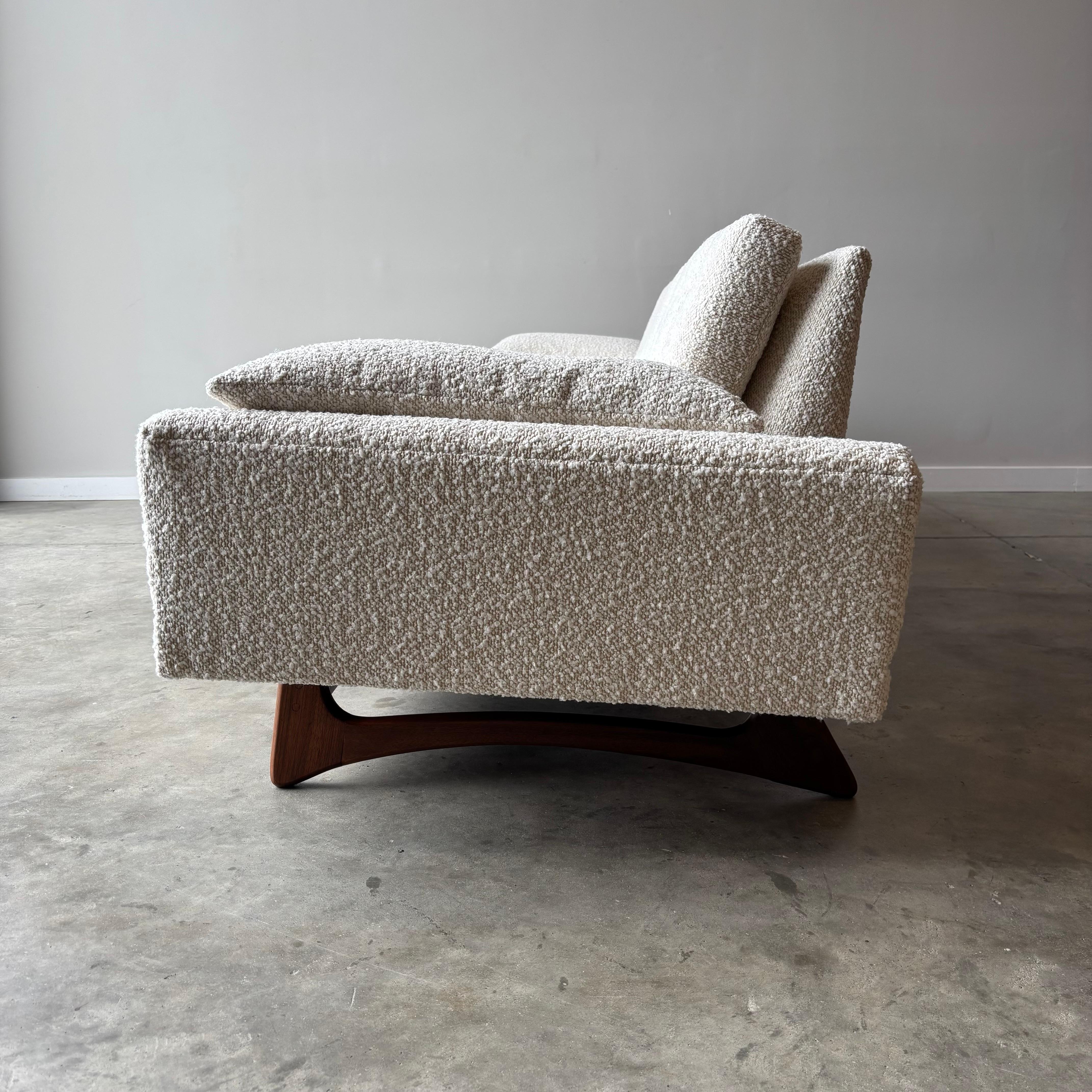 1960s Adrian Pearsall Gondola Sofa, Newly Upholstered Kravet Performance Fabric In Good Condition For Sale In Raleigh, NC