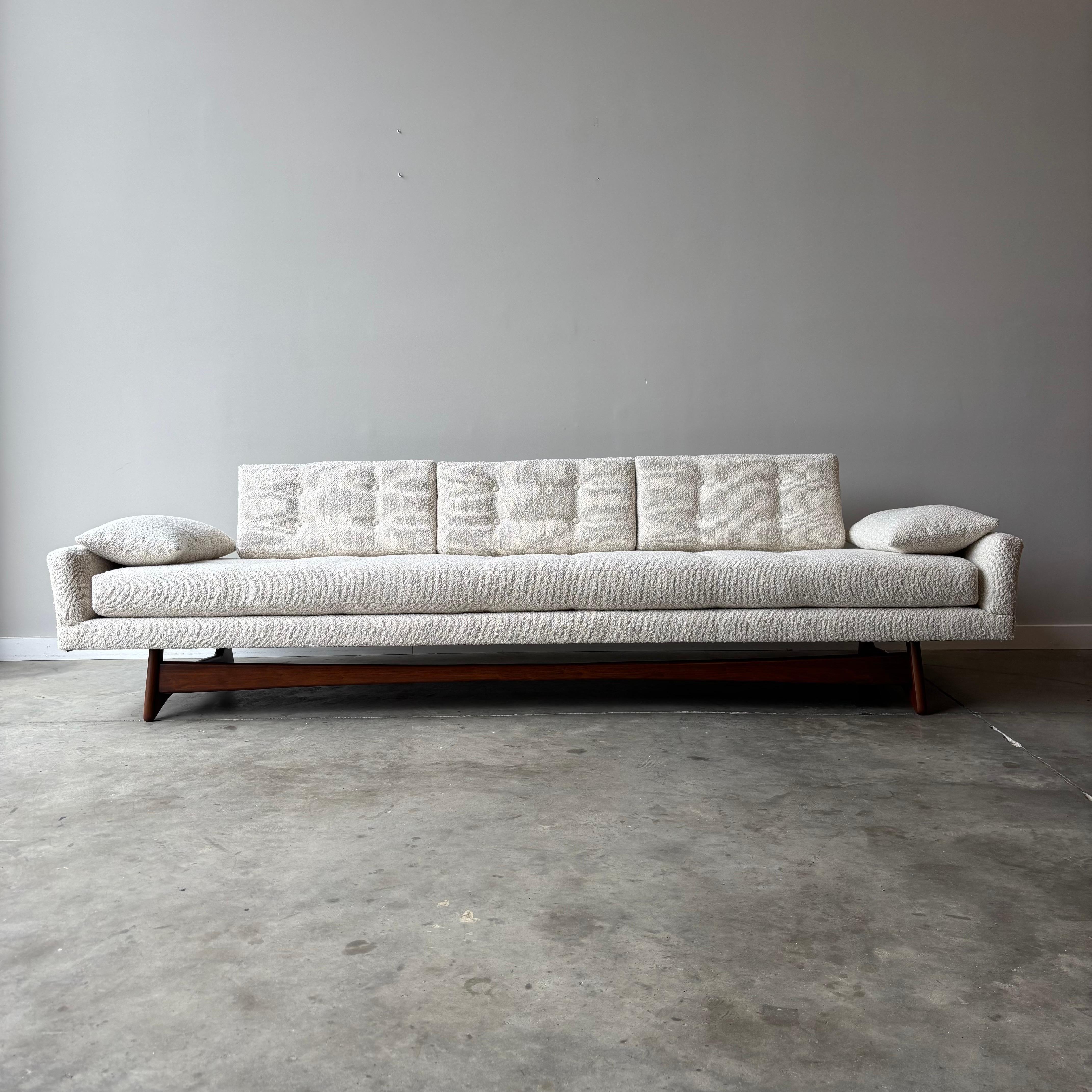 1960s Adrian Pearsall Gondola Sofa, Newly Upholstered Kravet Performance Fabric For Sale 3