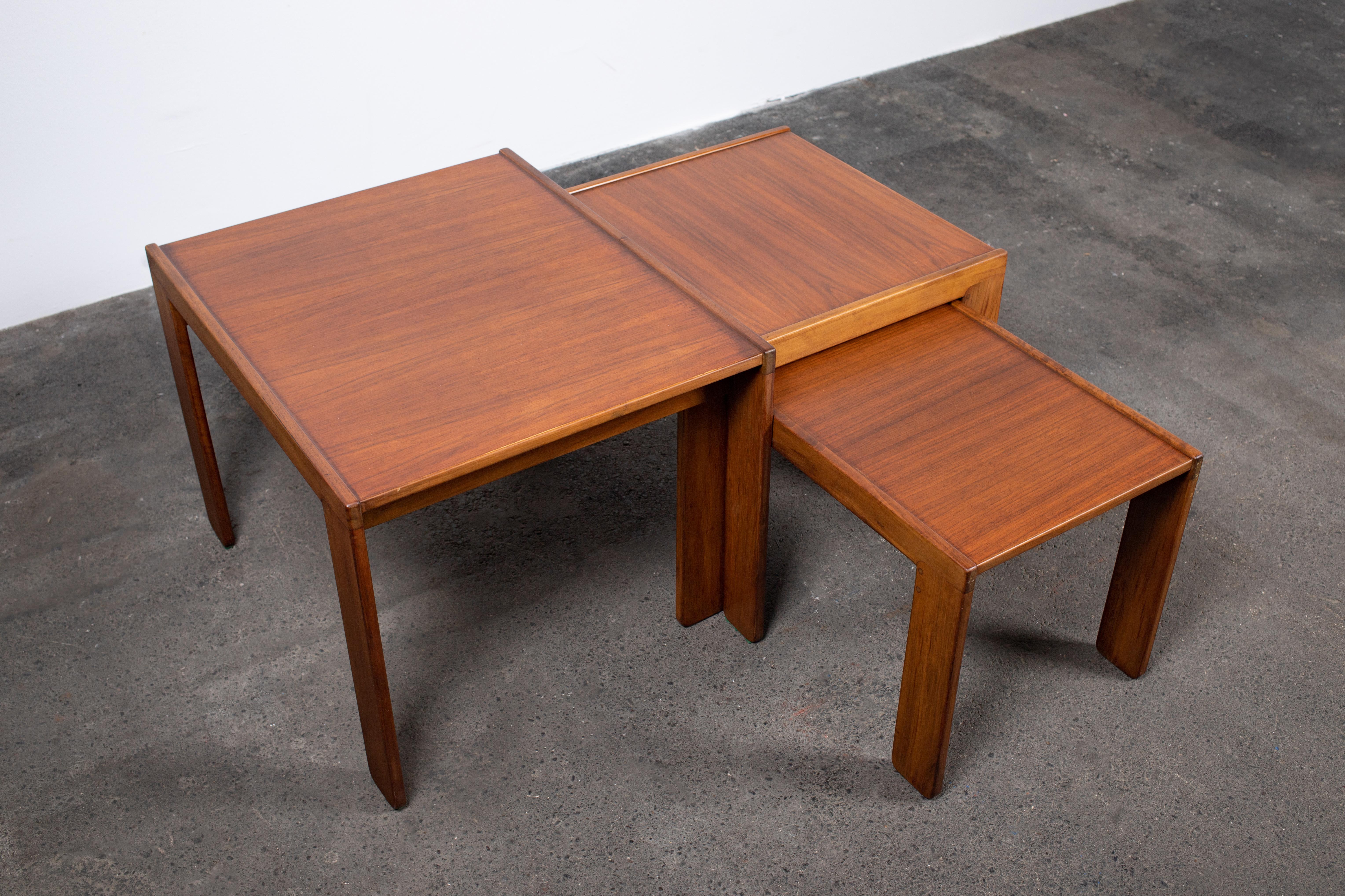 Italian 1960s Afra & Tobia Scarpa Mid Century Modern Walnut Nesting Tables Set of 3