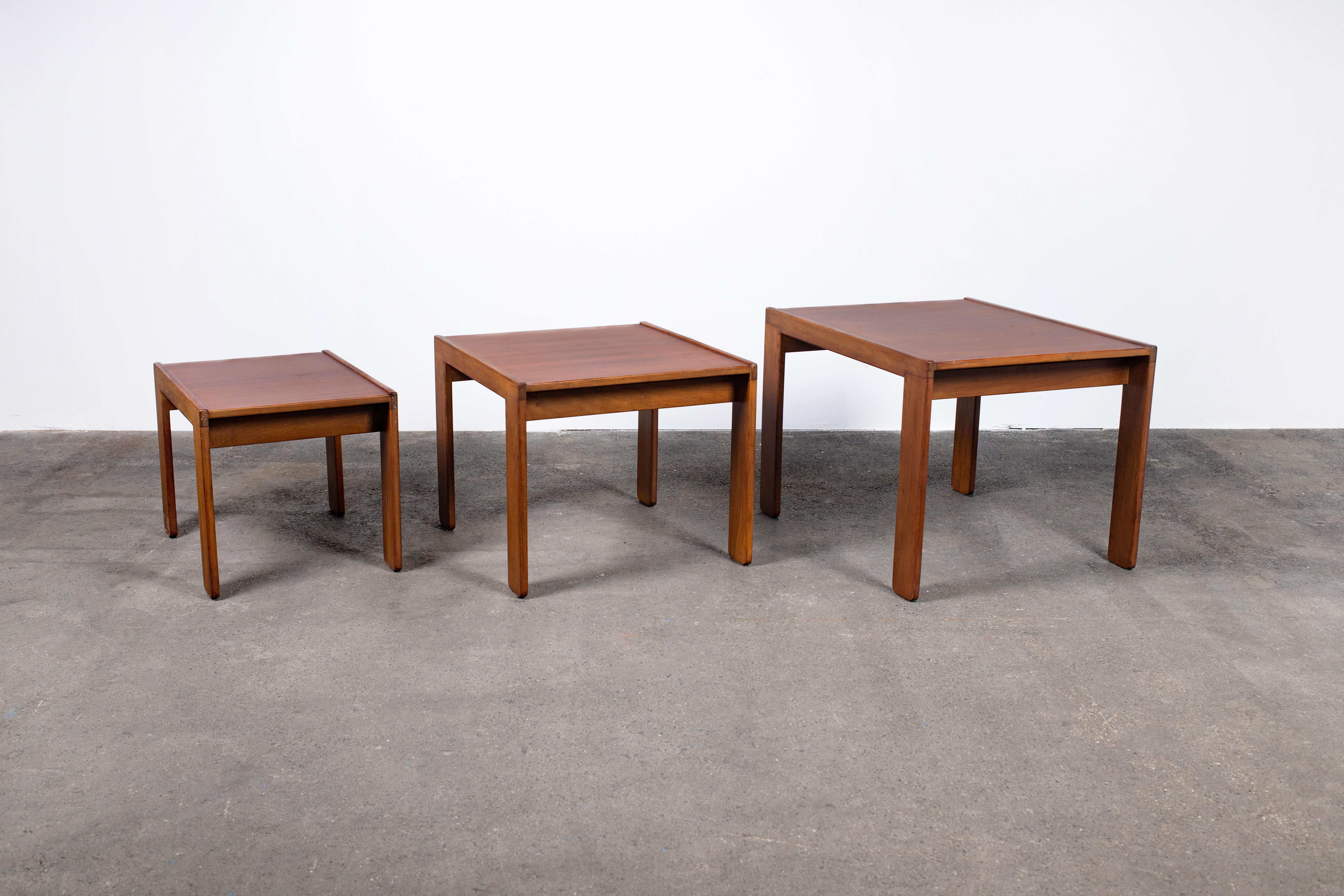 20th Century 1960s Afra & Tobia Scarpa Mid Century Modern Walnut Nesting Tables Set of 3