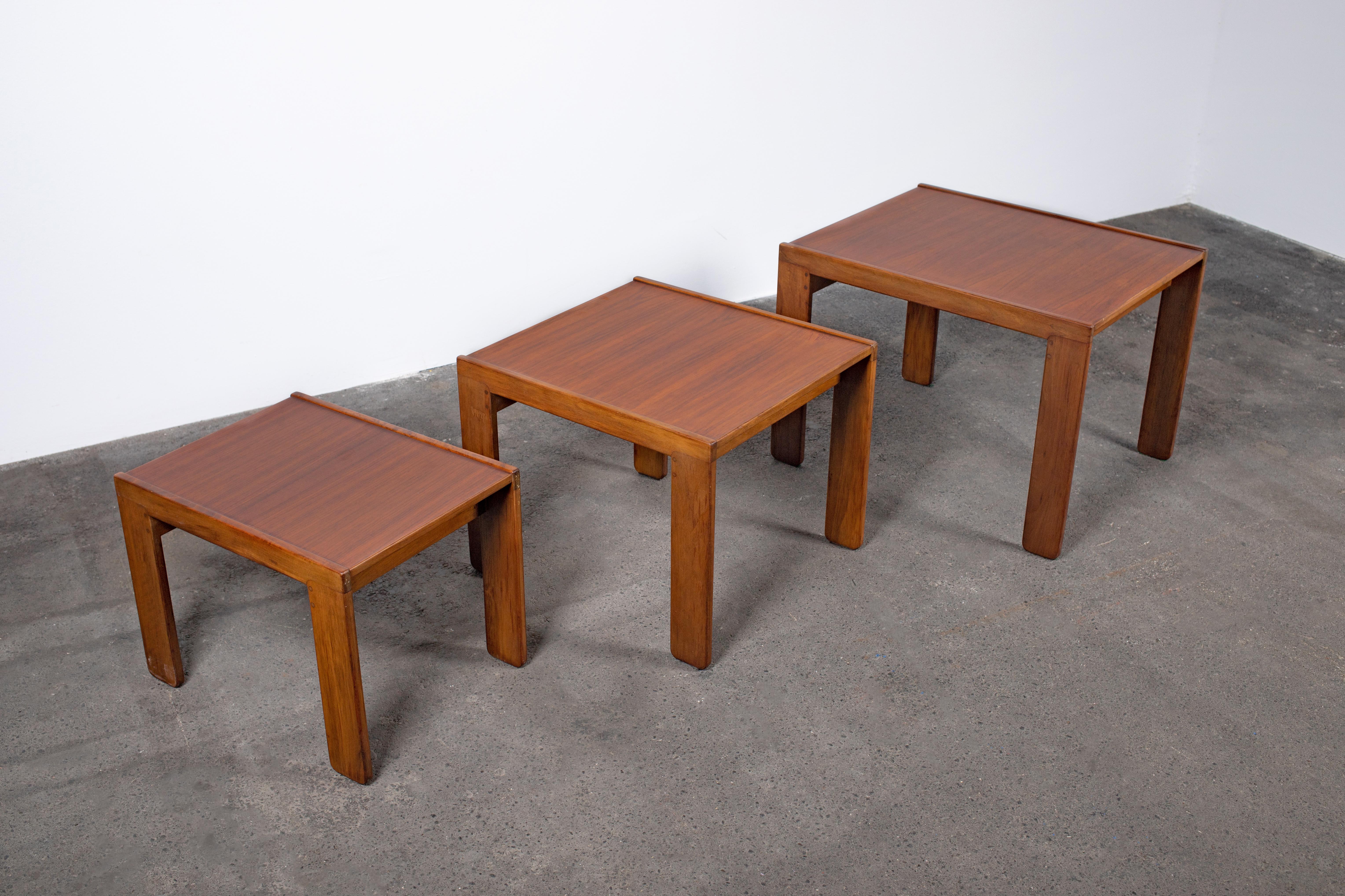 Wood 1960s Afra & Tobia Scarpa Mid Century Modern Walnut Nesting Tables Set of 3