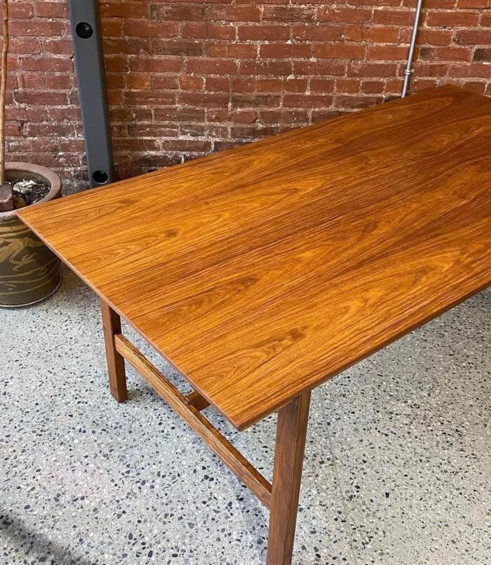 1960s African Teak Dining Table In Excellent Condition In Victoria, BC