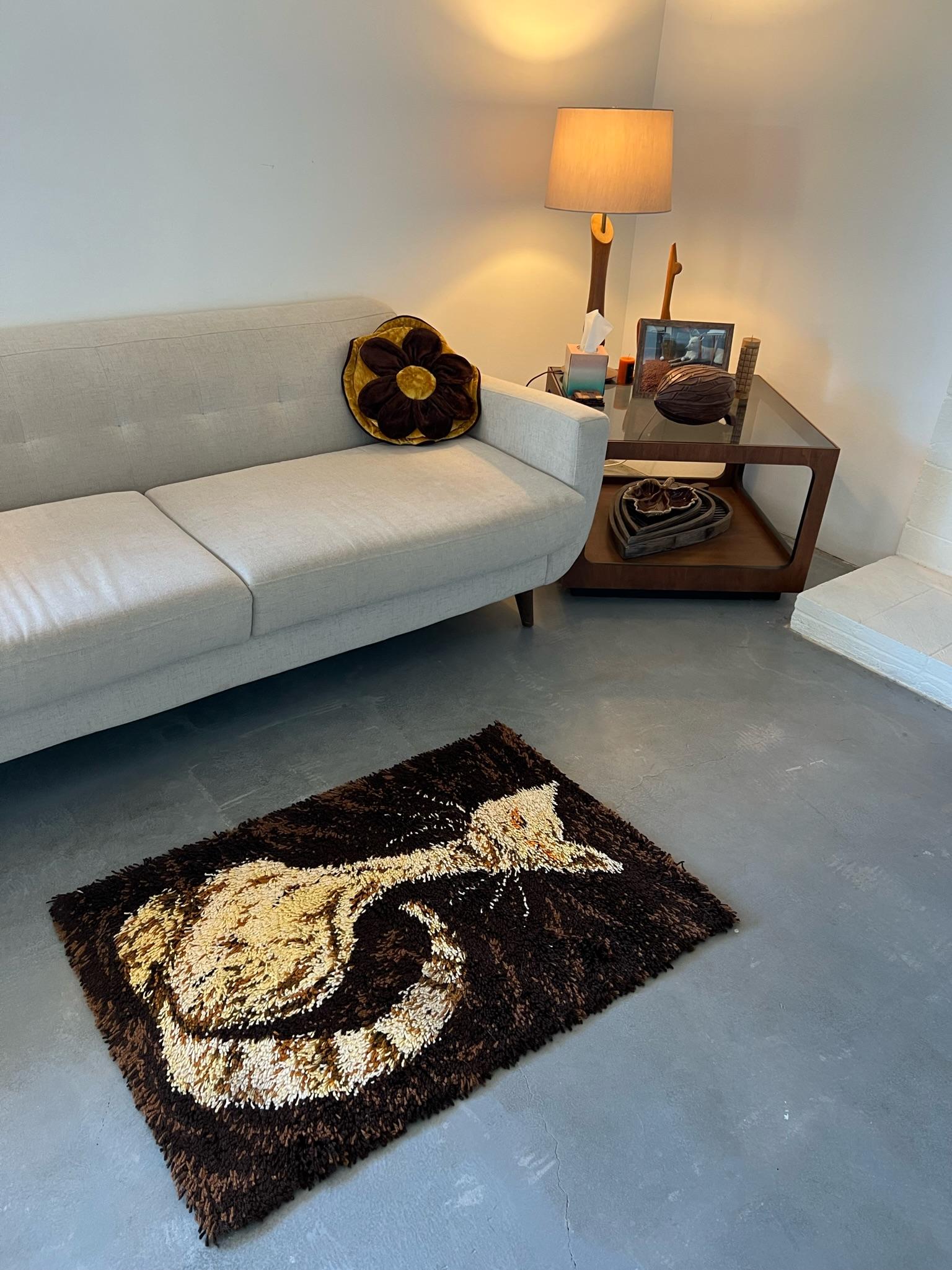 1960's AIDA Brown Beige Cat Tapestry UNUSED Modern Mid Century Rya Rug Wool (Österreichisch) im Angebot