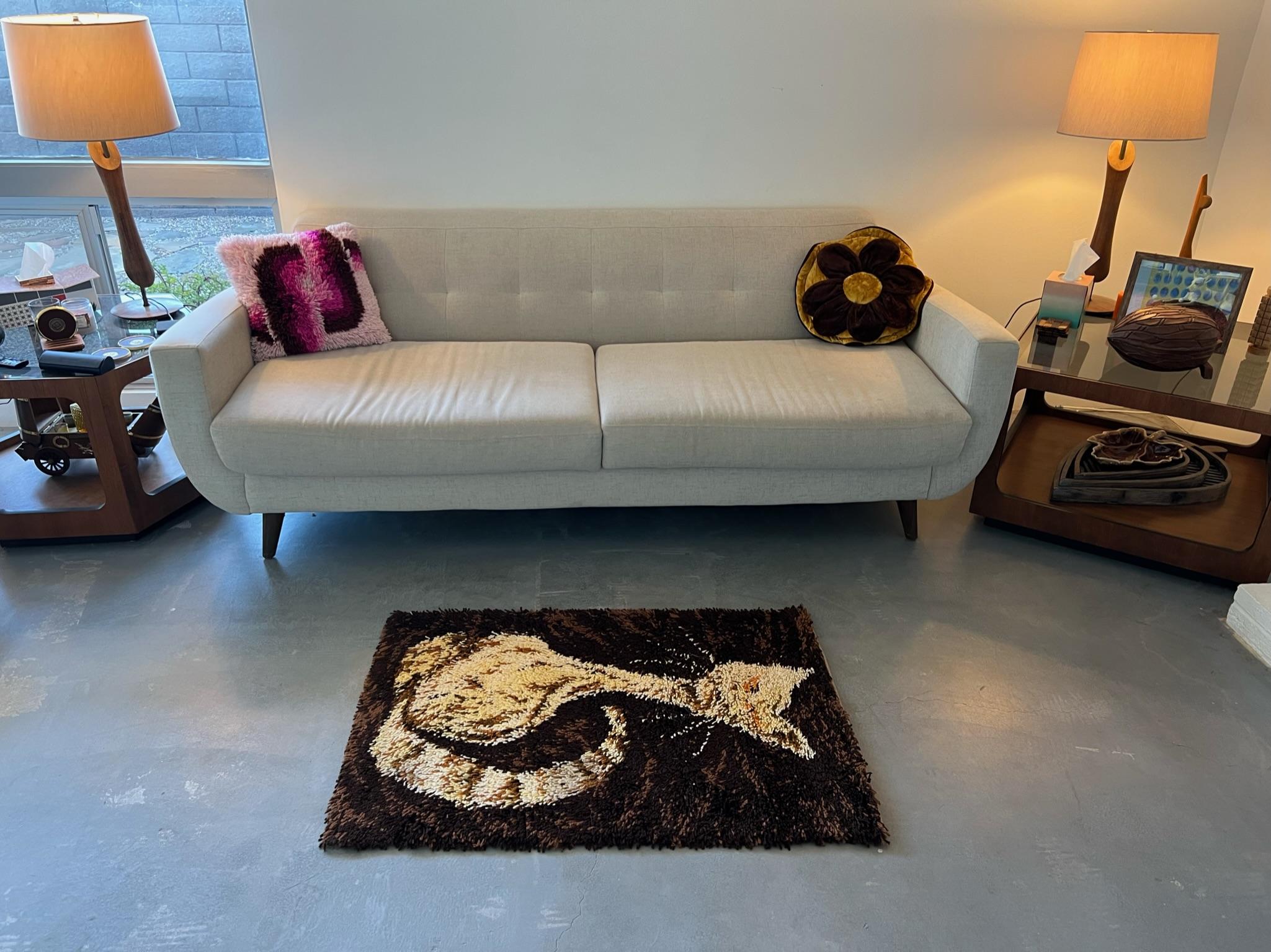 1960's AIDA Brown Beige Cat Tapestry UNUSED Modern Mid Century Rya Rug Wool im Zustand „Hervorragend“ im Angebot in Los Angeles, CA
