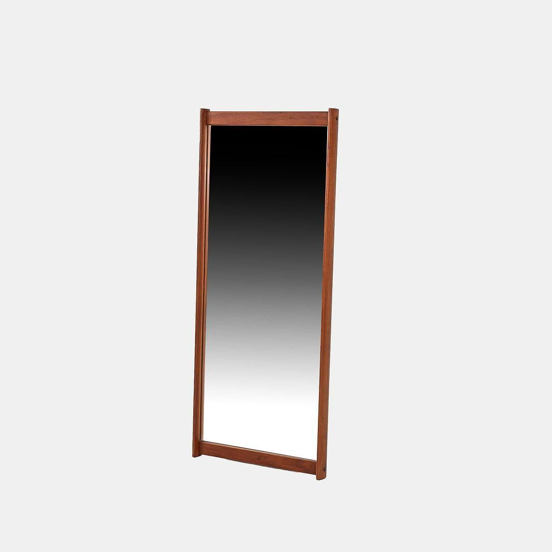 Moderne 1960s Aksel Kjersgaard Danish Rectangular Wall Mirror in Teak 27 x 40 Inches en vente