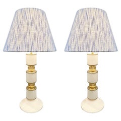 1960 Albarelli Coppia di lampade alte in vetro di Murano bianco e oro opaco