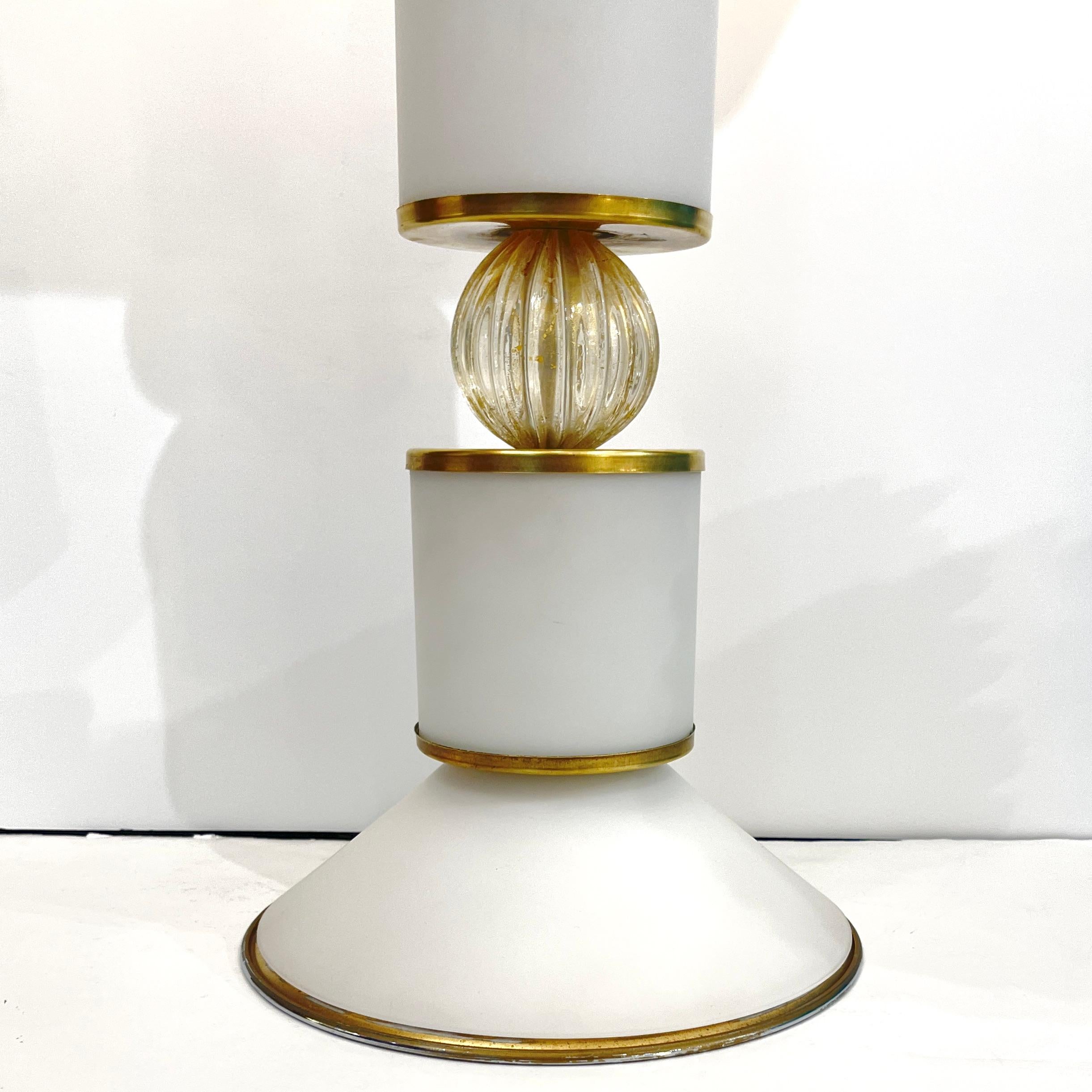 1960er Jahre Albarelli Italienisch Paar groß Matt Weiß Gold Murano Glas Tischlampen (Moderne der Mitte des Jahrhunderts) im Angebot