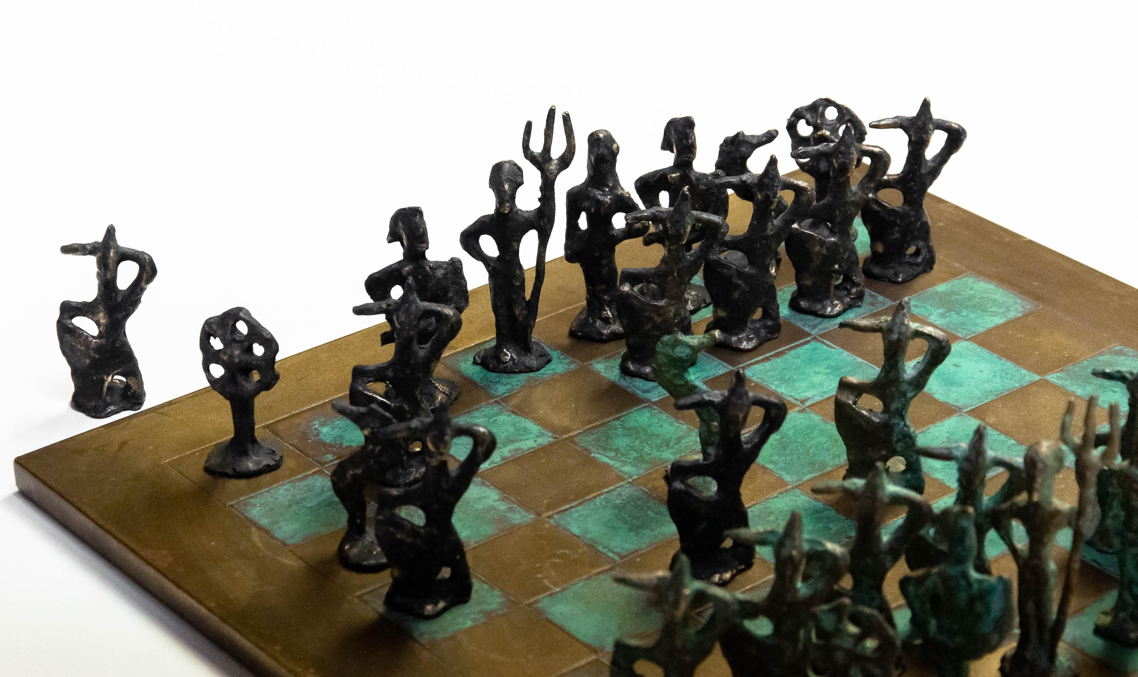 Milieu du XXe siècle Ensemble d'échecs en bronze brutaliste inspiré d'Alberto Giacometti des années 1960. Italie en vente