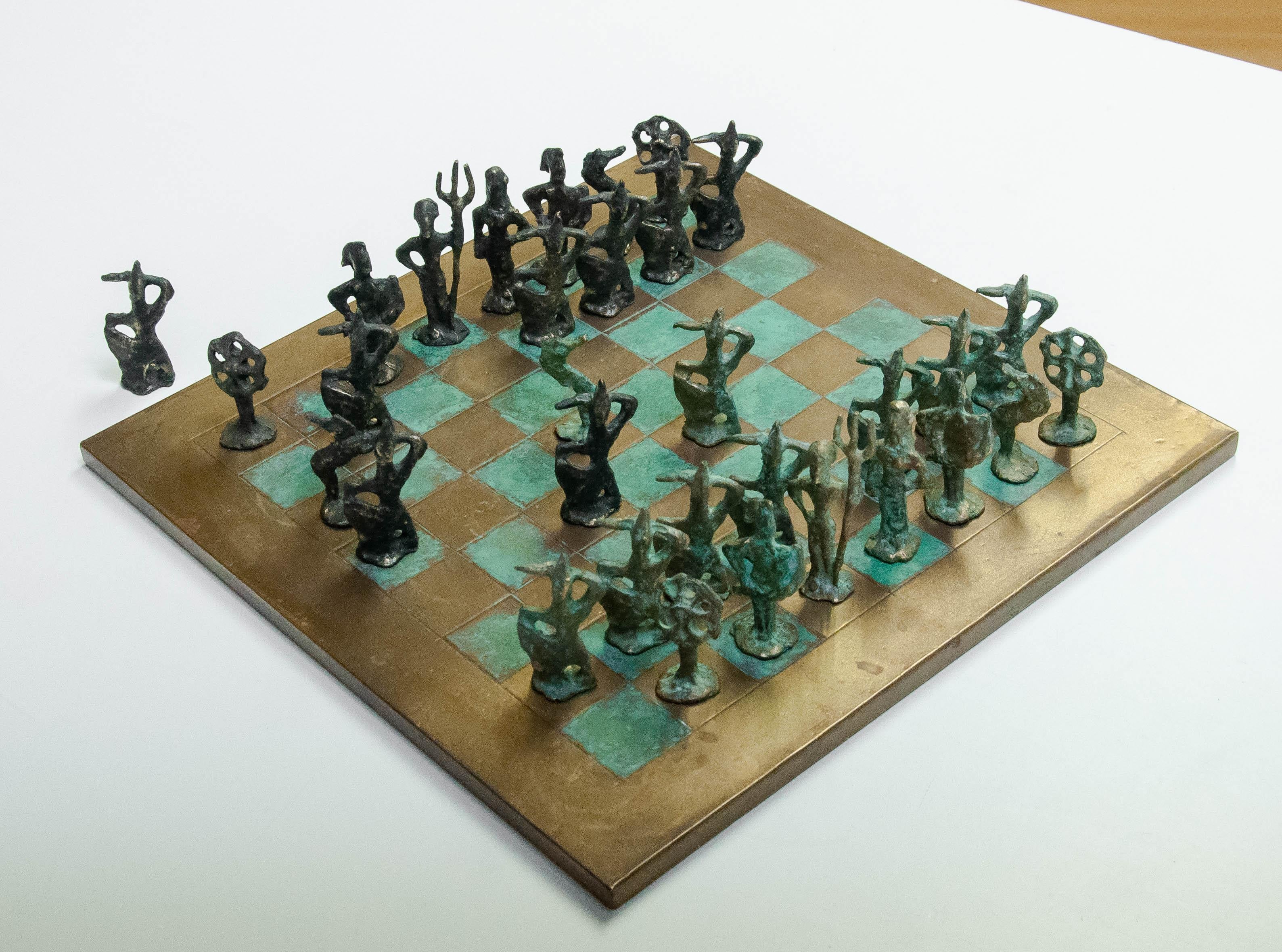 Mid-20th Century 1960s Alberto Giacometti Inspired Brutalist Bronze Chess Set. Italy For Sale