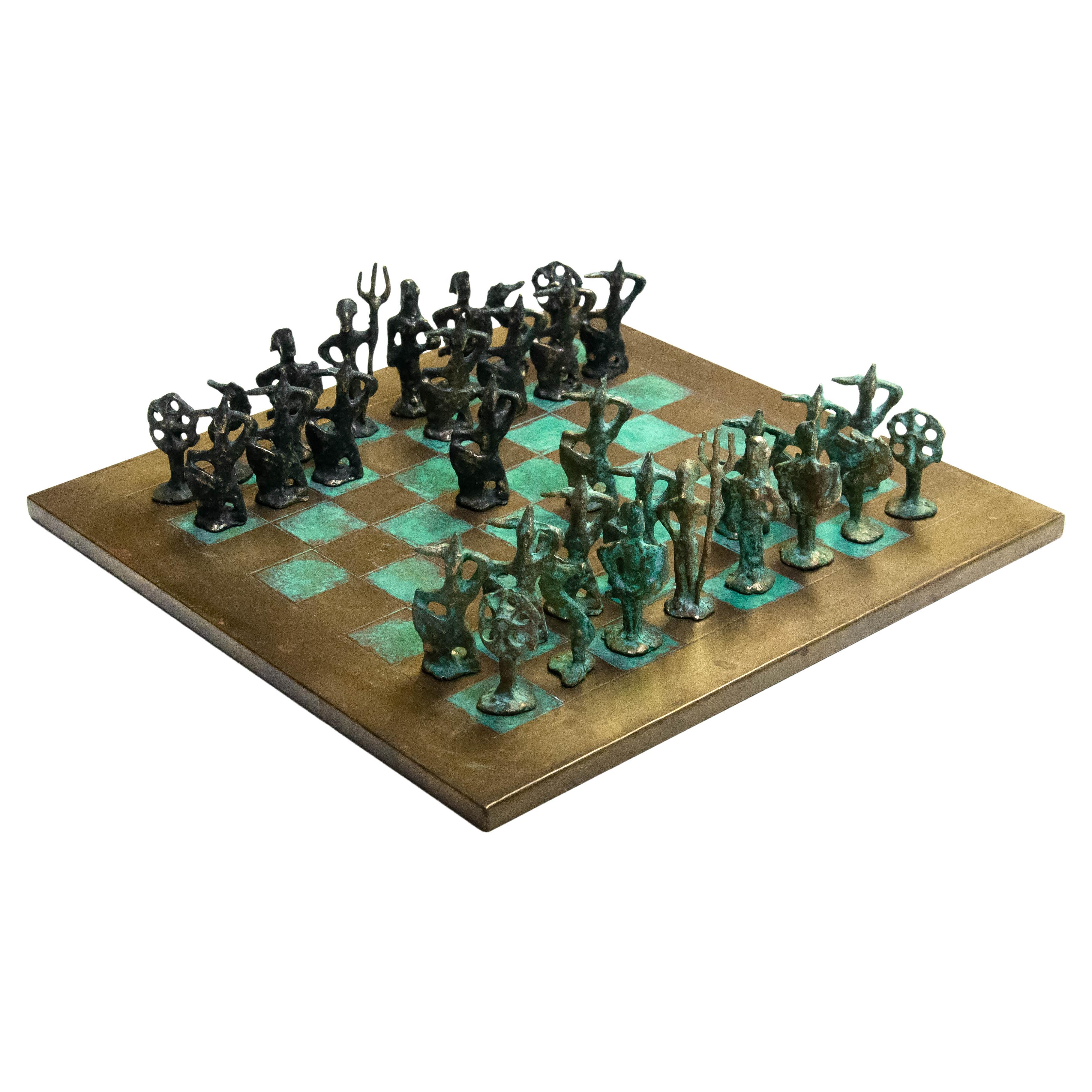 Ensemble d'échecs en bronze brutaliste inspiré d'Alberto Giacometti des années 1960. Italie