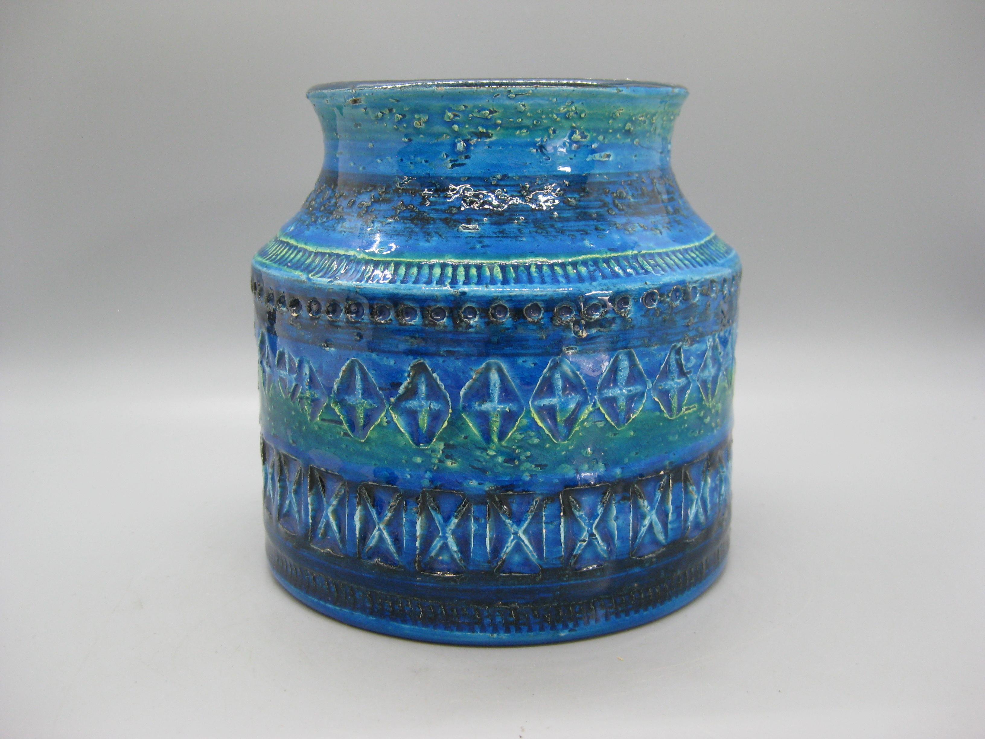 Wonderful vintage Aldo Londi Bitossi ceramic/pottery Rimini blue vase, circa 1960s. Made in Italy and is signed on the bottom. Appears to have never been used. Great abstract form and design. Wonderful hand painted colors and designs. In excellent