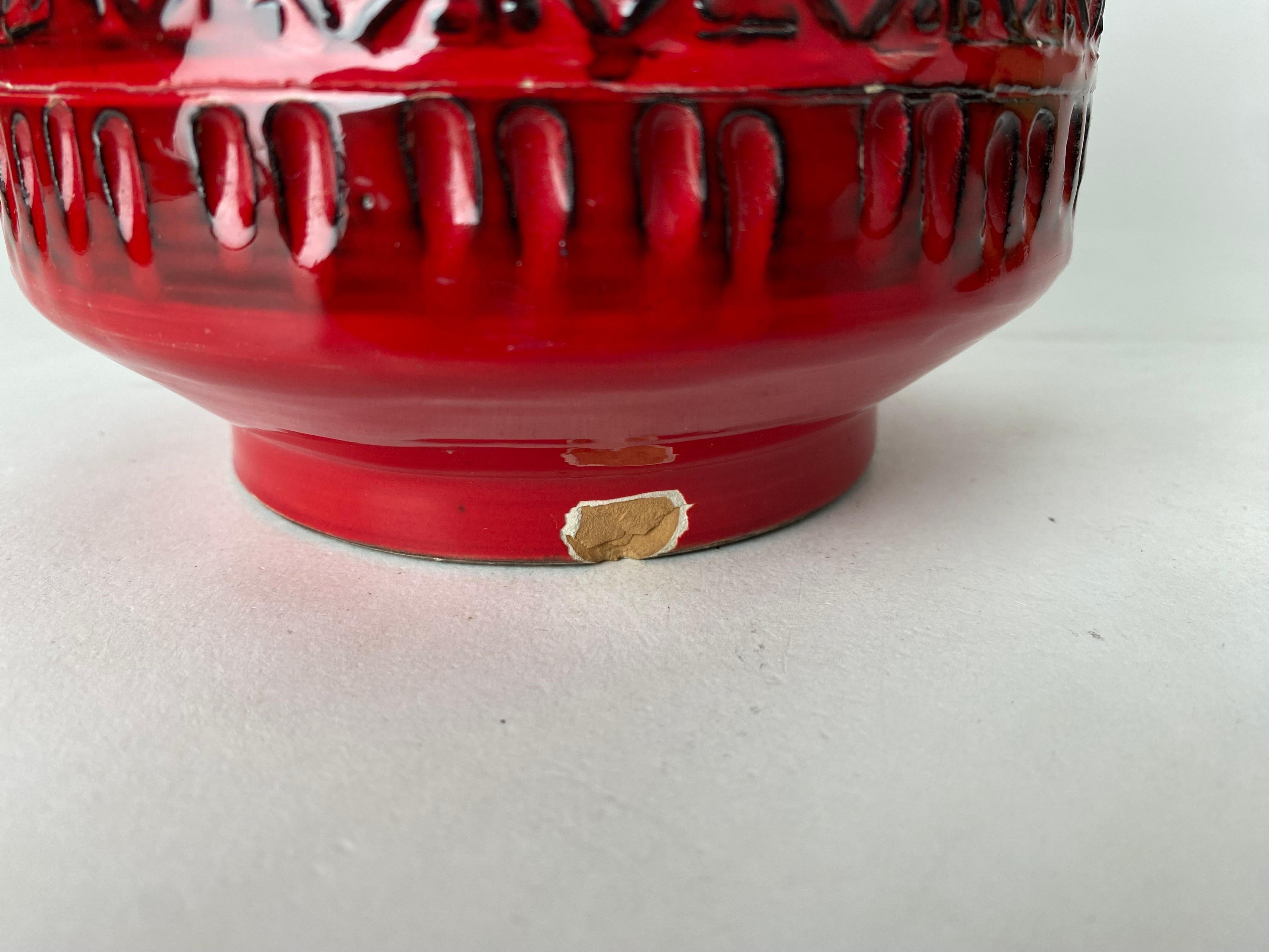 1960s Aldo Londi for Bitossi Red Vase Made in Italy In Good Condition For Sale In San Carlos, CA