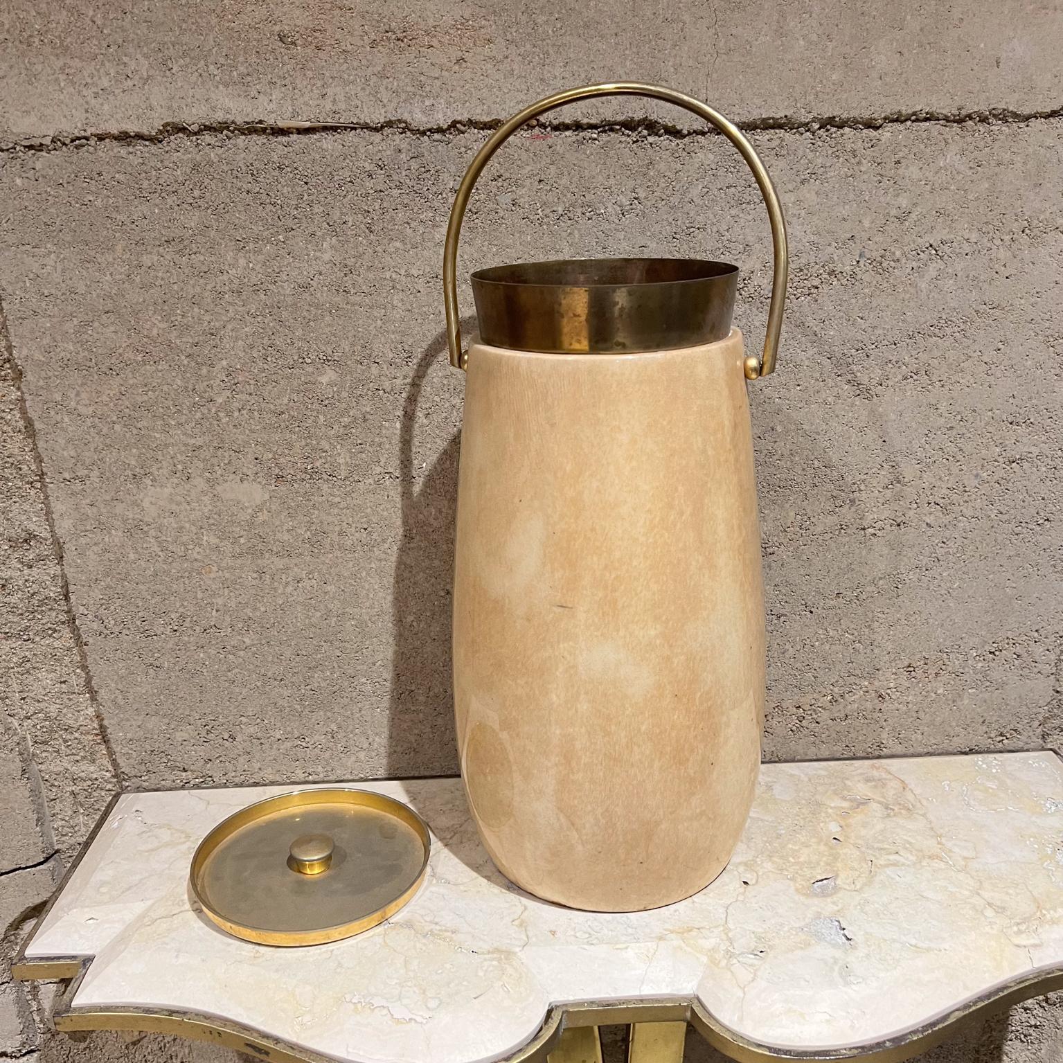 Mid-Century moderno 1960 Aldo Tura Tall Champagne Ice Bucket Lacquered Goatkin Italia in vendita
