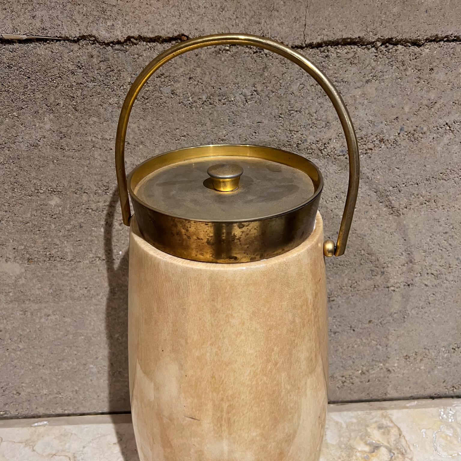 Bronzo 1960 Aldo Tura Tall Champagne Ice Bucket Lacquered Goatkin Italia in vendita
