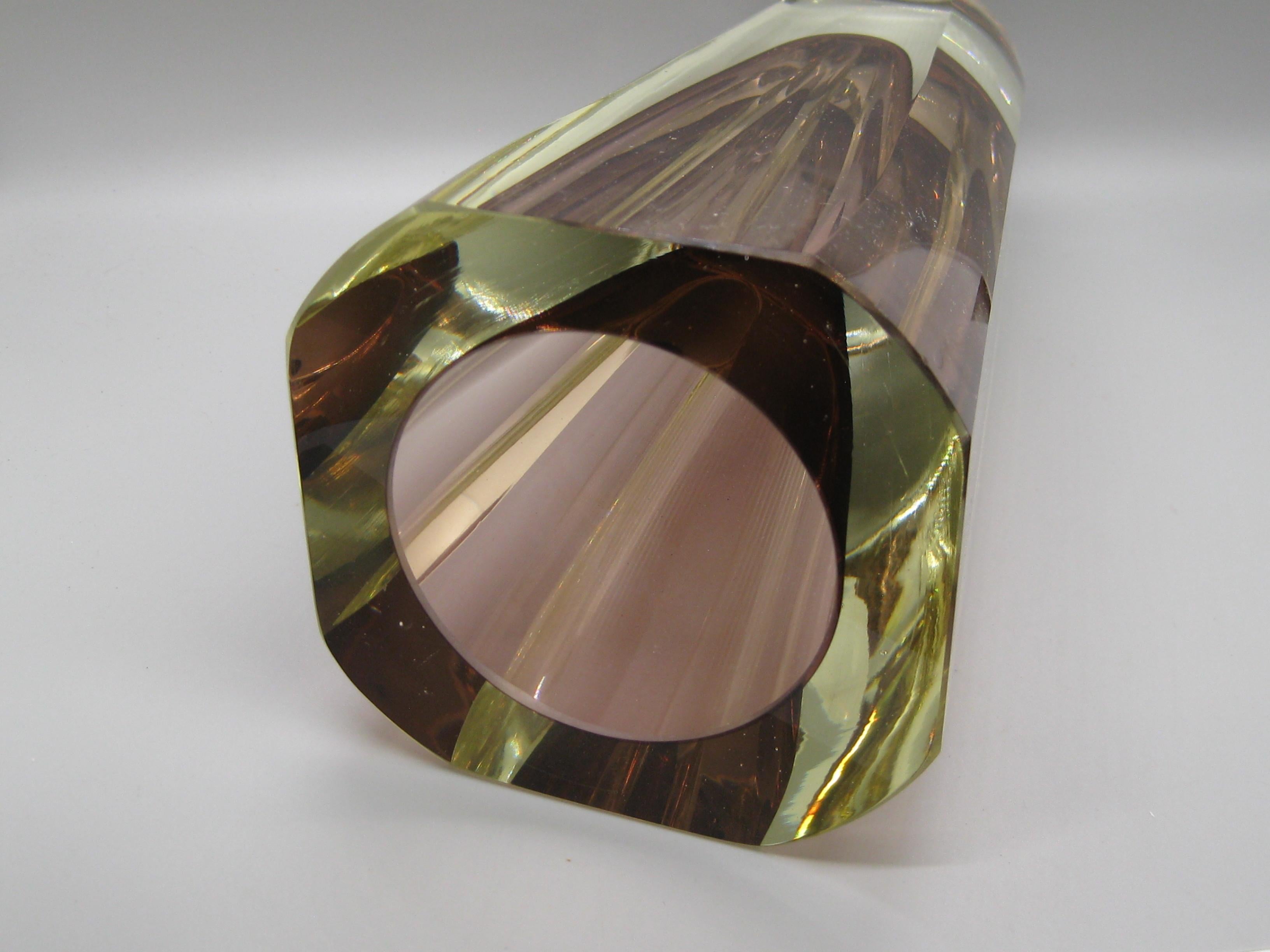 1960 Alessandro Mandruzzato Jarrón facetado veneciano de Murano Glass Sommerso 10 en venta 6