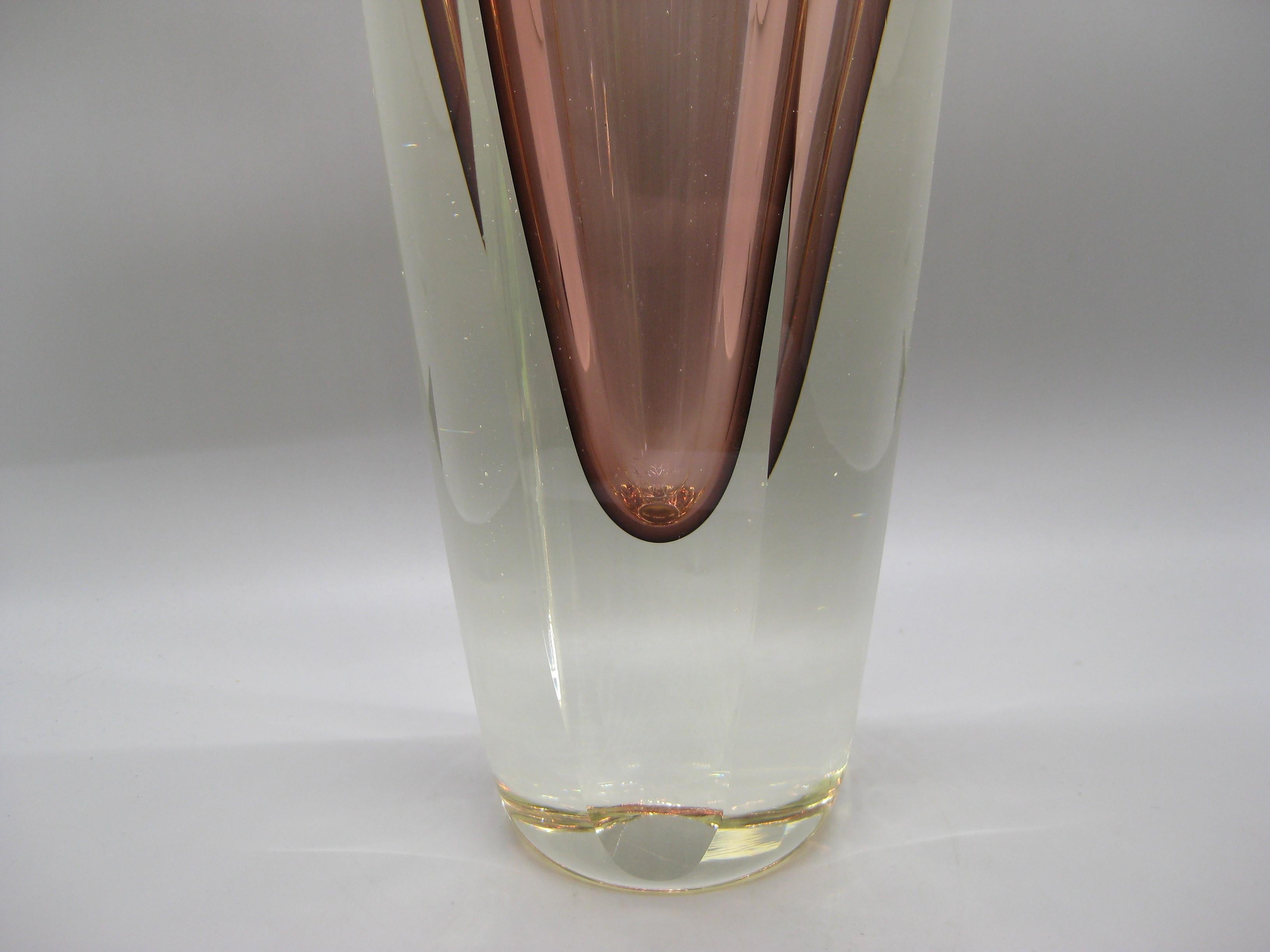 1960 Alessandro Mandruzzato Jarrón facetado veneciano de Murano Glass Sommerso 10 en venta 2