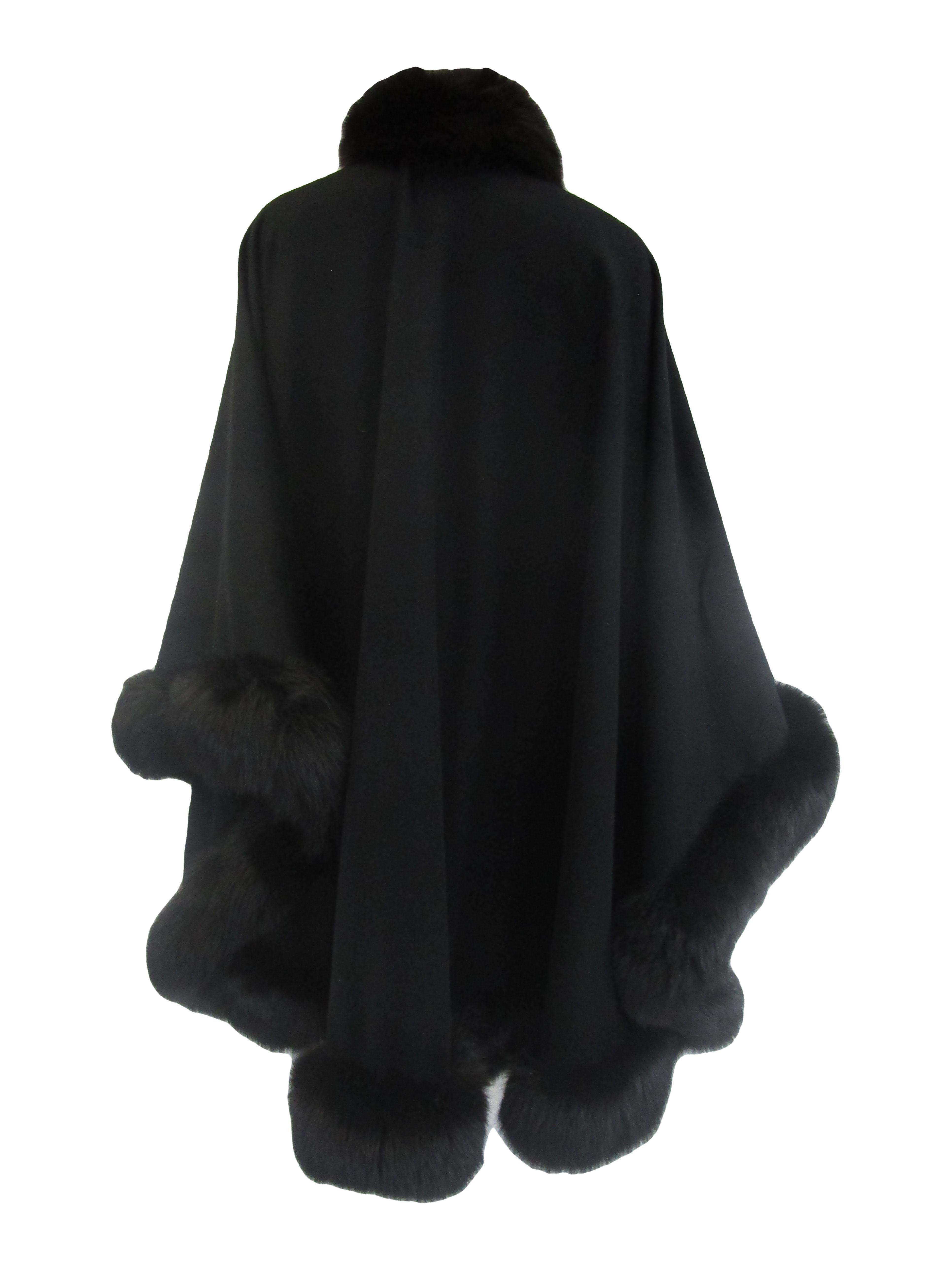 1960s Alixandre Black Fox Fur Cape In Excellent Condition In Houston, TX