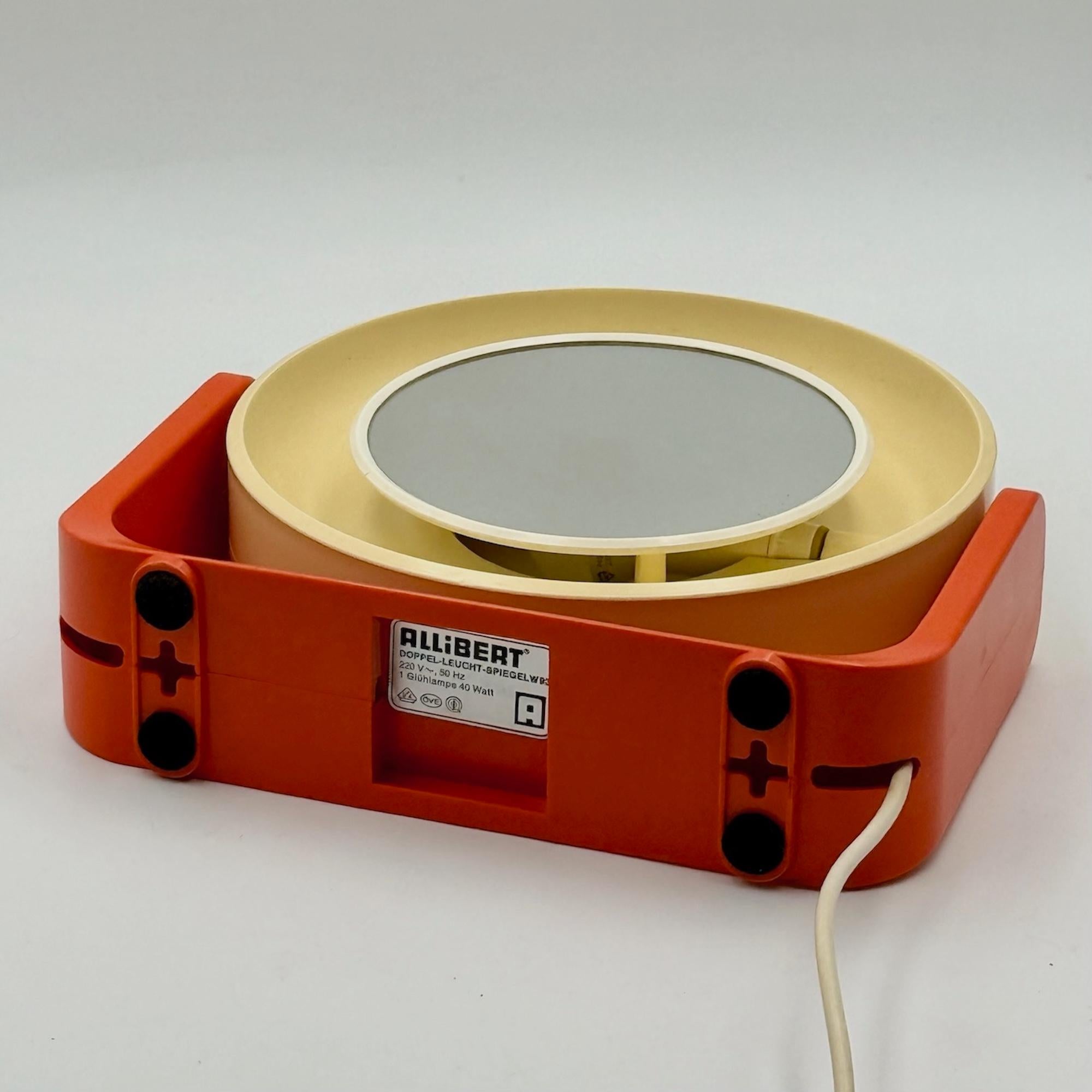 1960s Allibert Space Age Illuminated Mirror with Orange Plastic Base in vendita 4