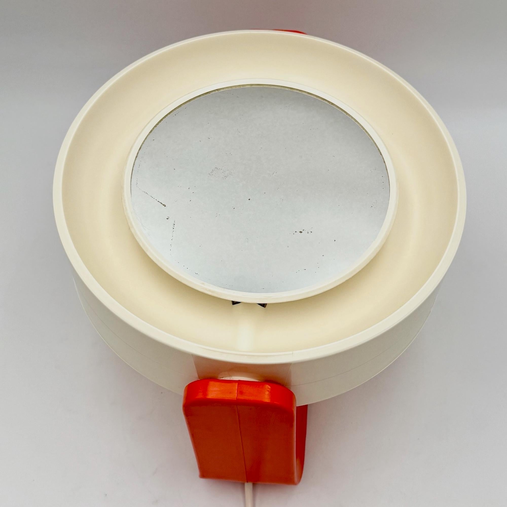 1960er Allibert Space Age Leuchtspiegel mit orangefarbenem Kunststoffsockel im Angebot 6