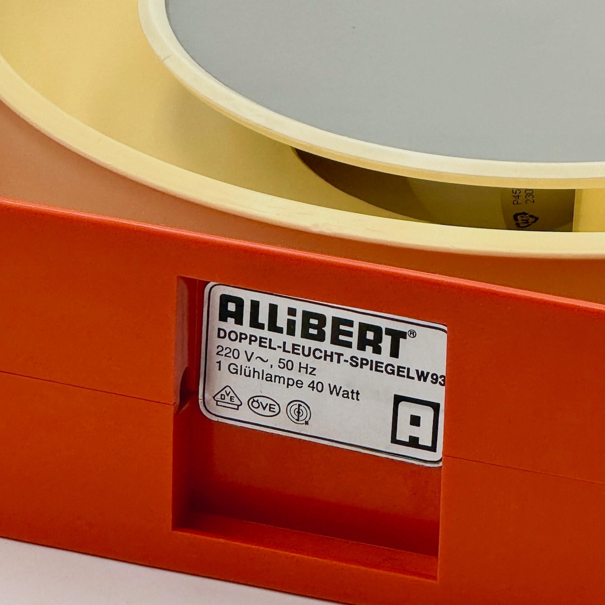 1960s Allibert Space Age Illuminated Mirror with Orange Plastic Base in vendita 5