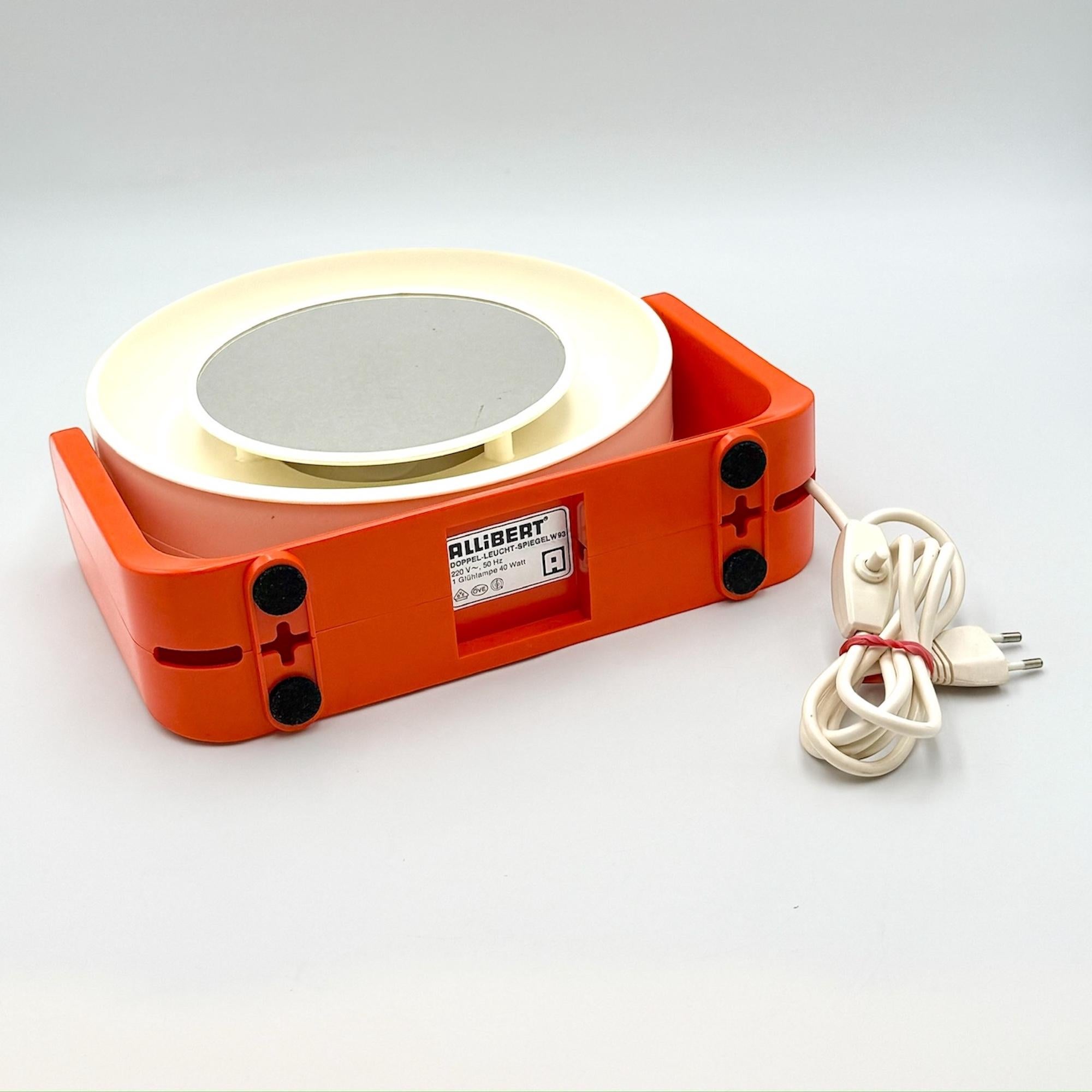 1960er Allibert Space Age Leuchtspiegel mit orangefarbenem Kunststoffsockel im Angebot 7