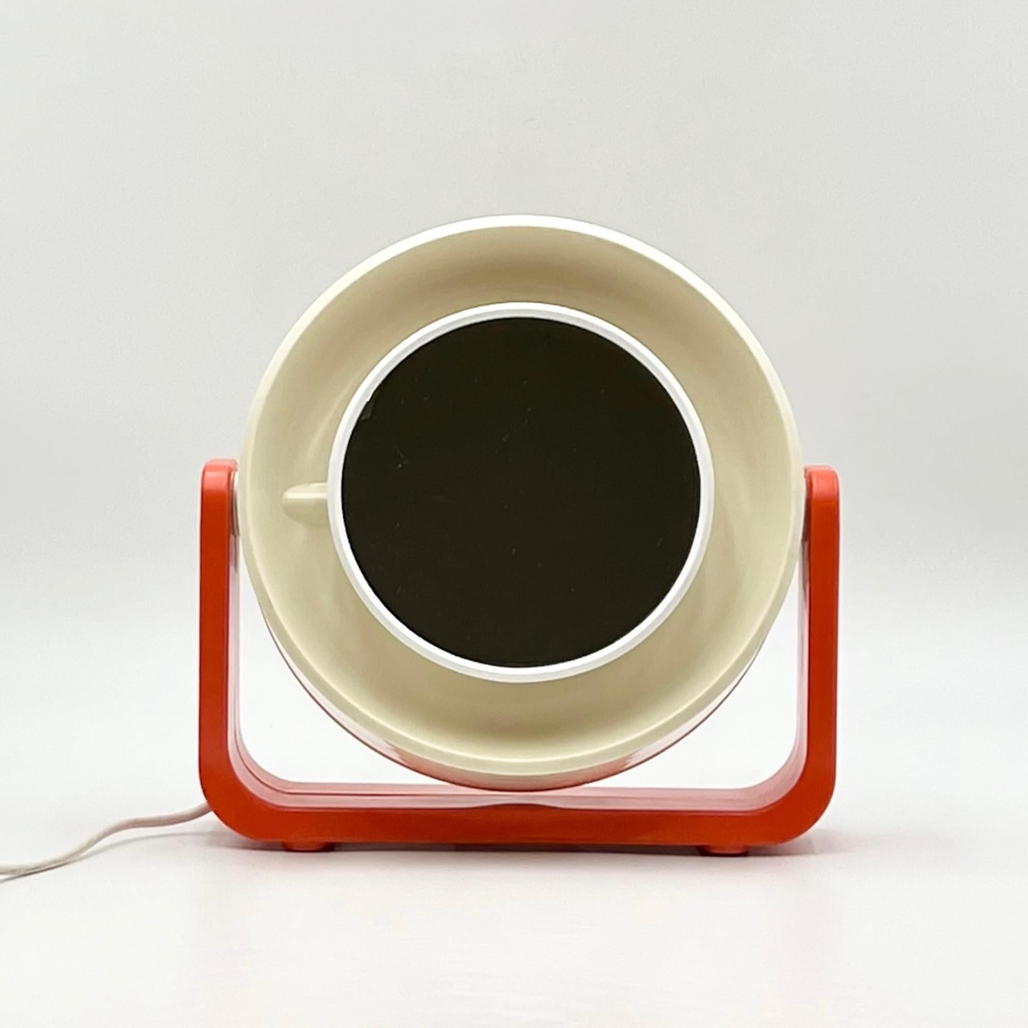 1960er Allibert Space Age Leuchtspiegel mit orangefarbenem Kunststoffsockel im Angebot 1
