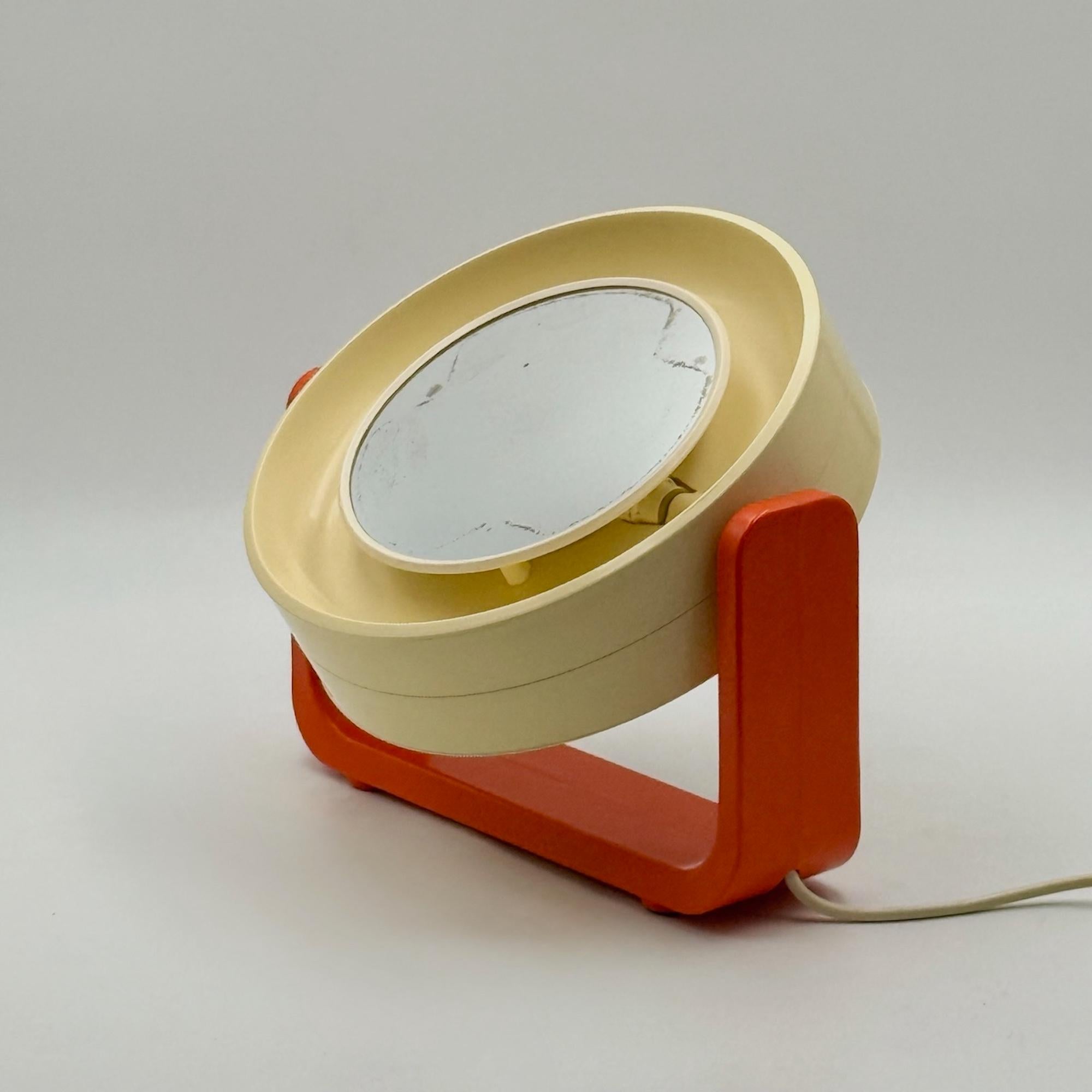 1960s Allibert Space Age Illuminated Mirror with Orange Plastic Base in vendita 1