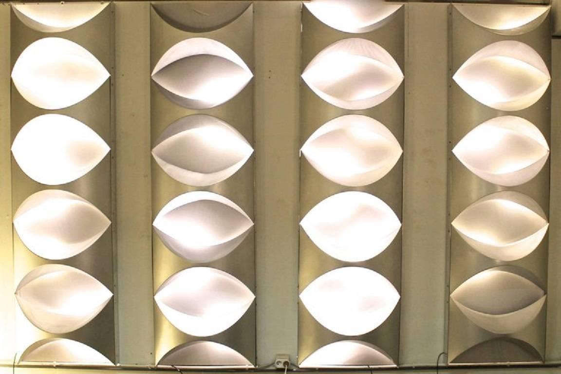 Mid-Century Modern Panneaux d'éclairage muraux modulaires en aluminium des années 1960 en vente