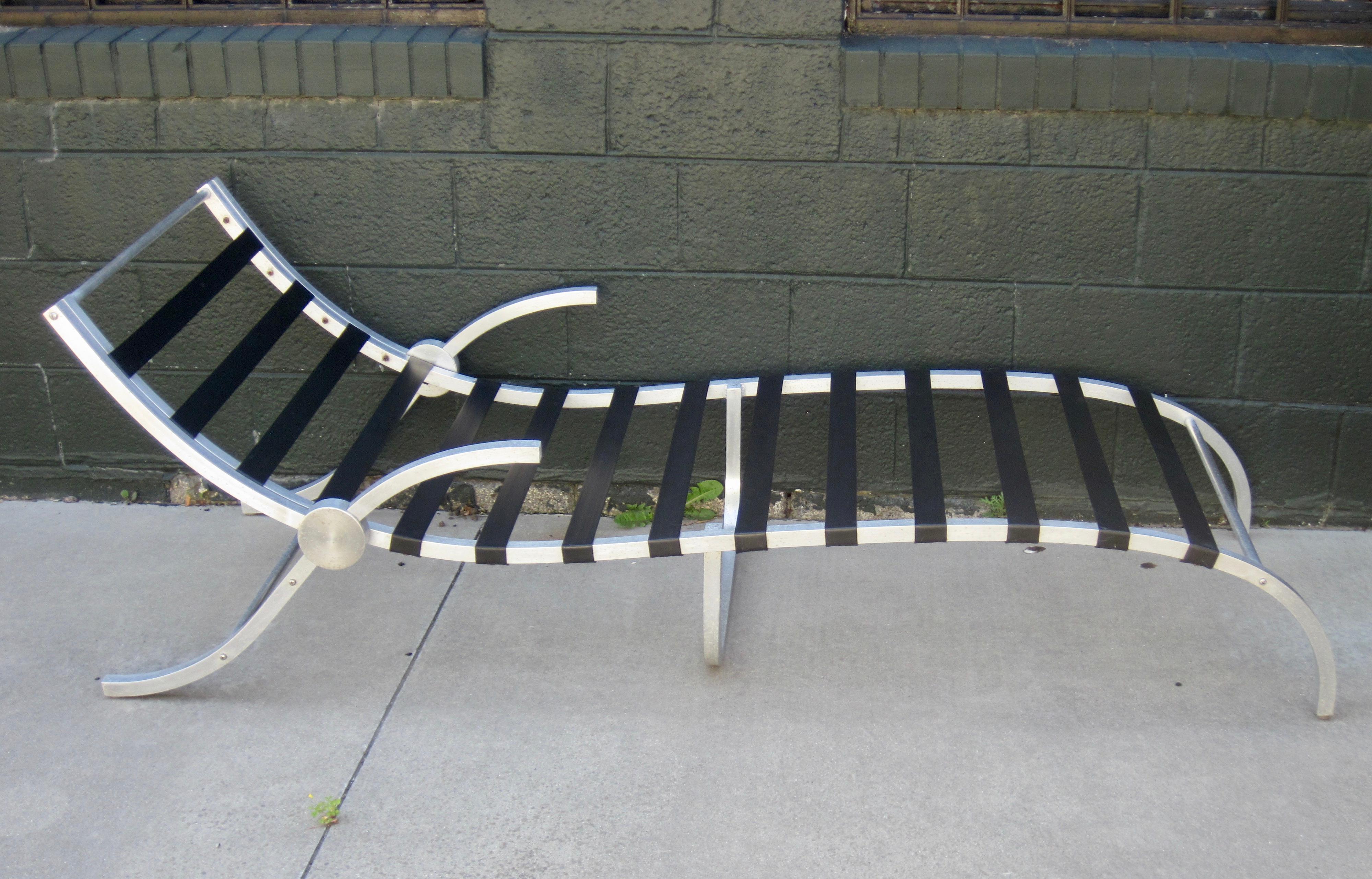 Mid-Century Modern 1960s Aluminum Framed Webbed Palm Springs Poolside Chaise Lounge For Sale