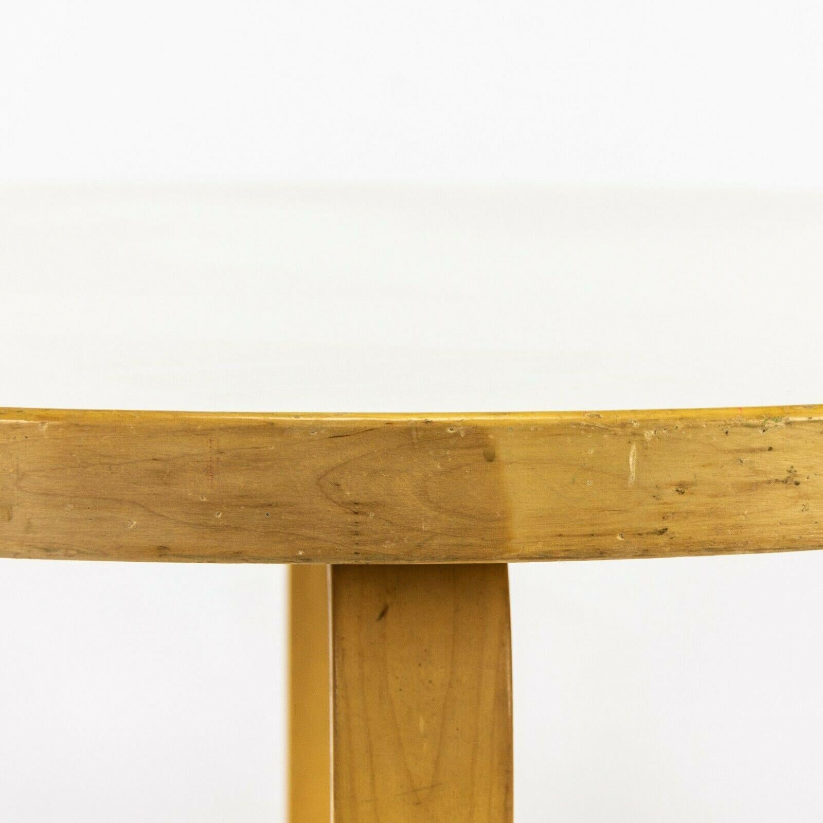 1960s Alvar Aalto for Artek White Laminate Childs or Side / Occasional Table For Sale 1
