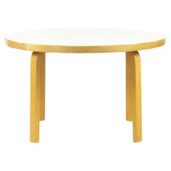 1960 Alvar Aalto per Artek Tavolo Child & Child in laminato bianco o tavolo laterale / occasionale