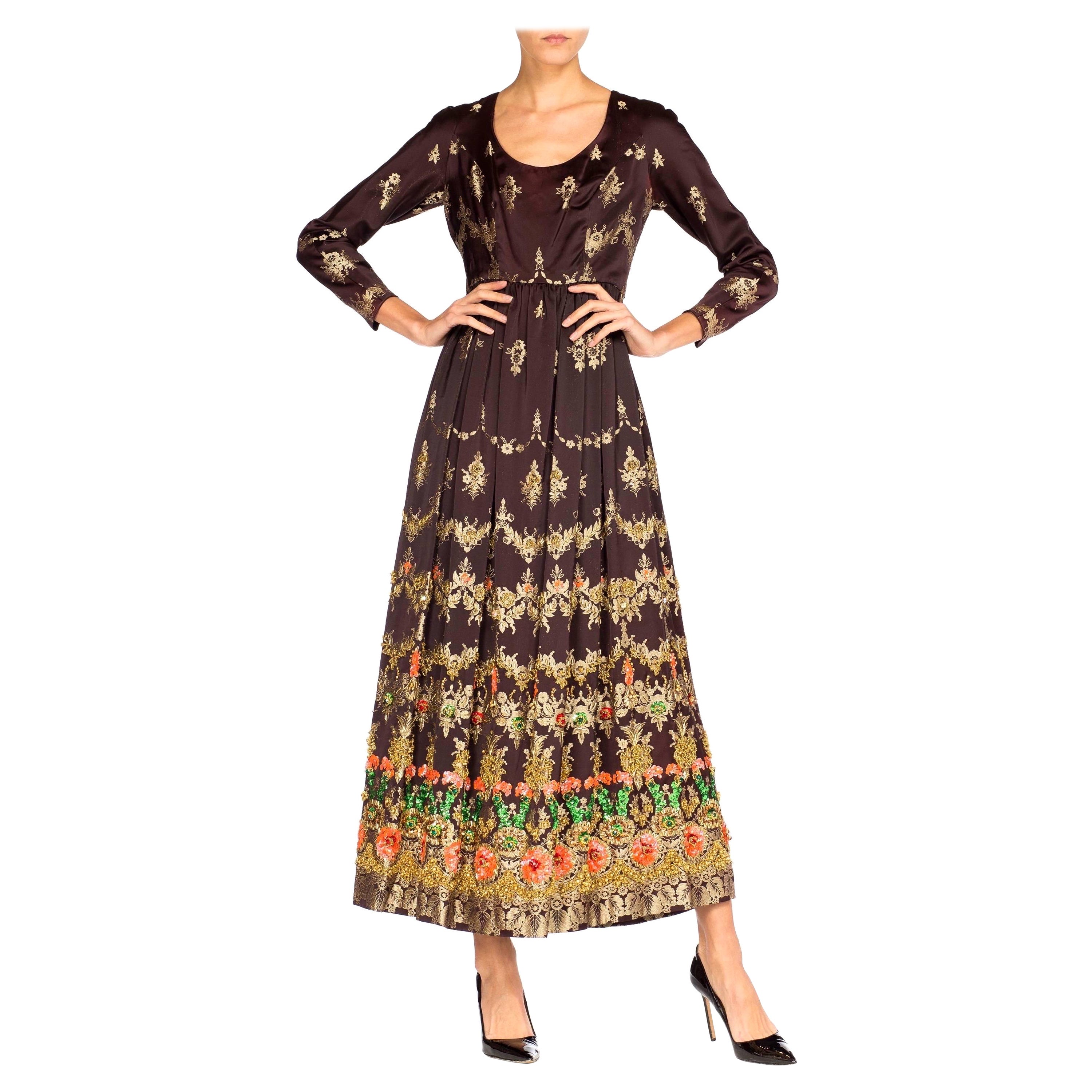 1960S AMELIA GRAY Bata de brocado de rayón/lúrex con cuentas a mano en negro y dorado
