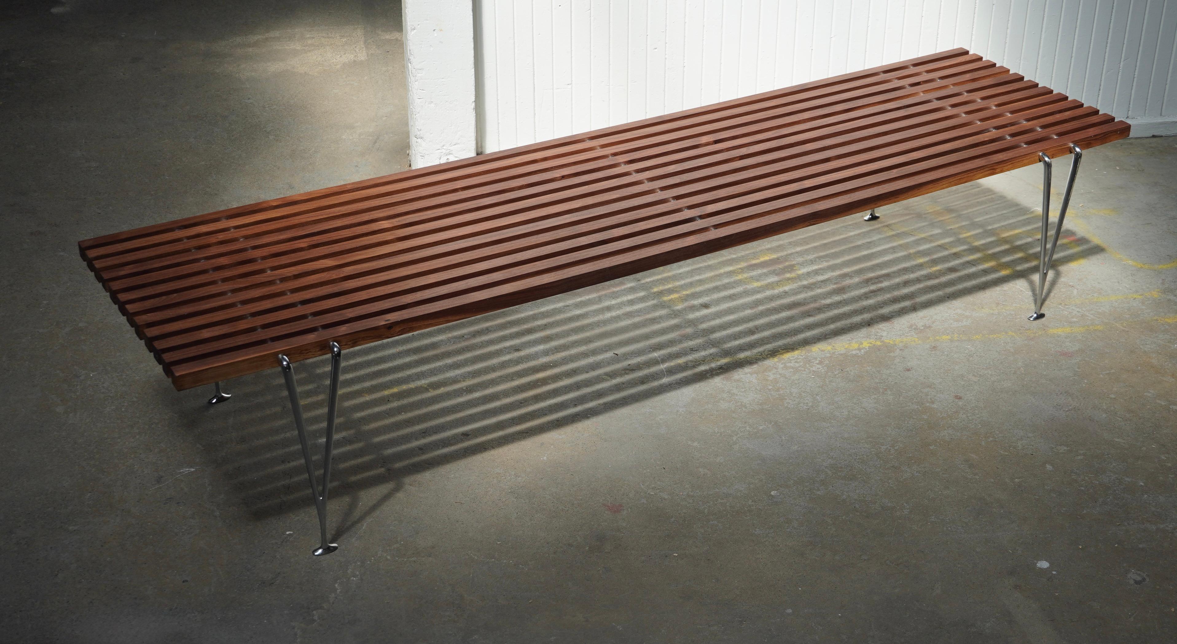 Table basse à lattes / banc en noyer / chrome Hughes Acton, américain des années 1960 en vente 7