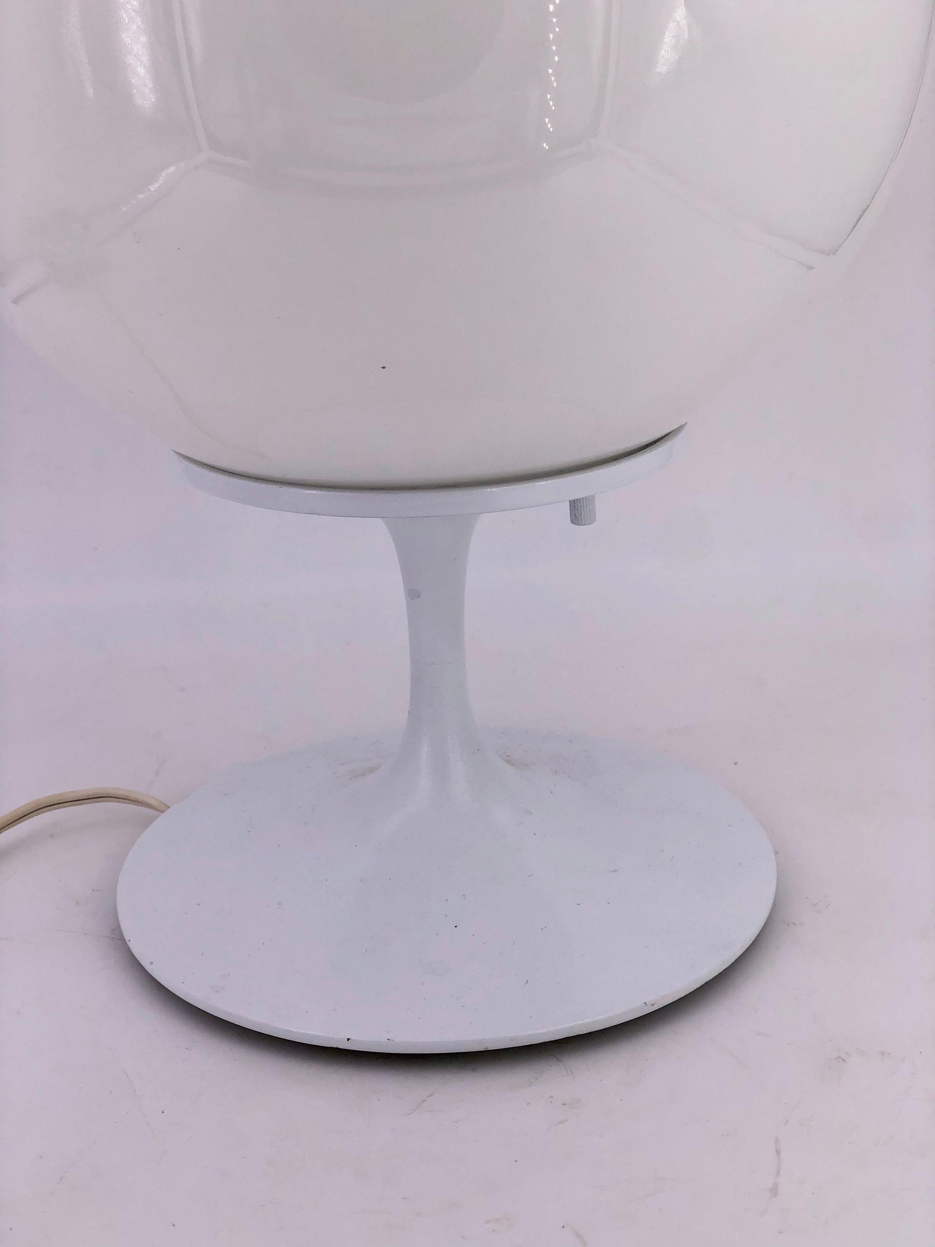 A hard to find floor lamp designed by Bill Curry for Design Line circa 1960s, in great condition and beautiful white enameled base, retains its original label, the base its in great condition overall, nice milk glass in acorn shape. No chips or