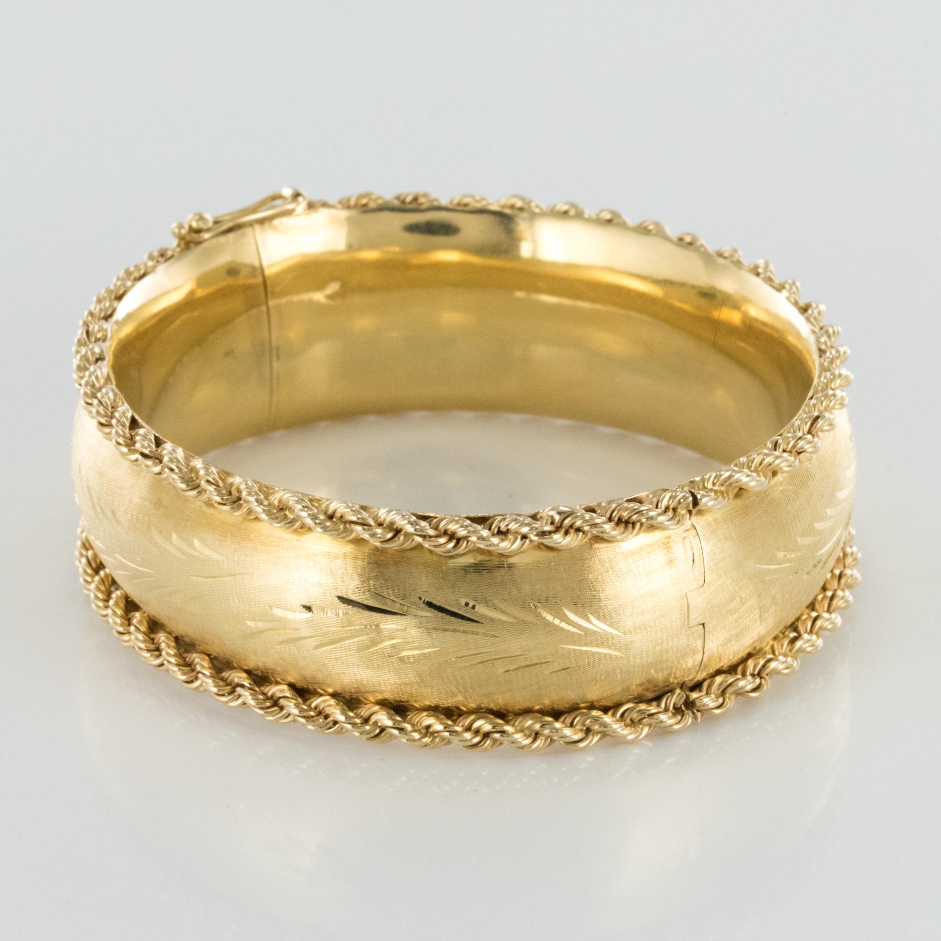 Retro 1960s American Yellow Gold Chiselled Bangle Bracelet