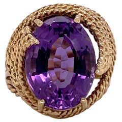 1960s Amethyst 14 Karat Yellow Gold Vintage Ring