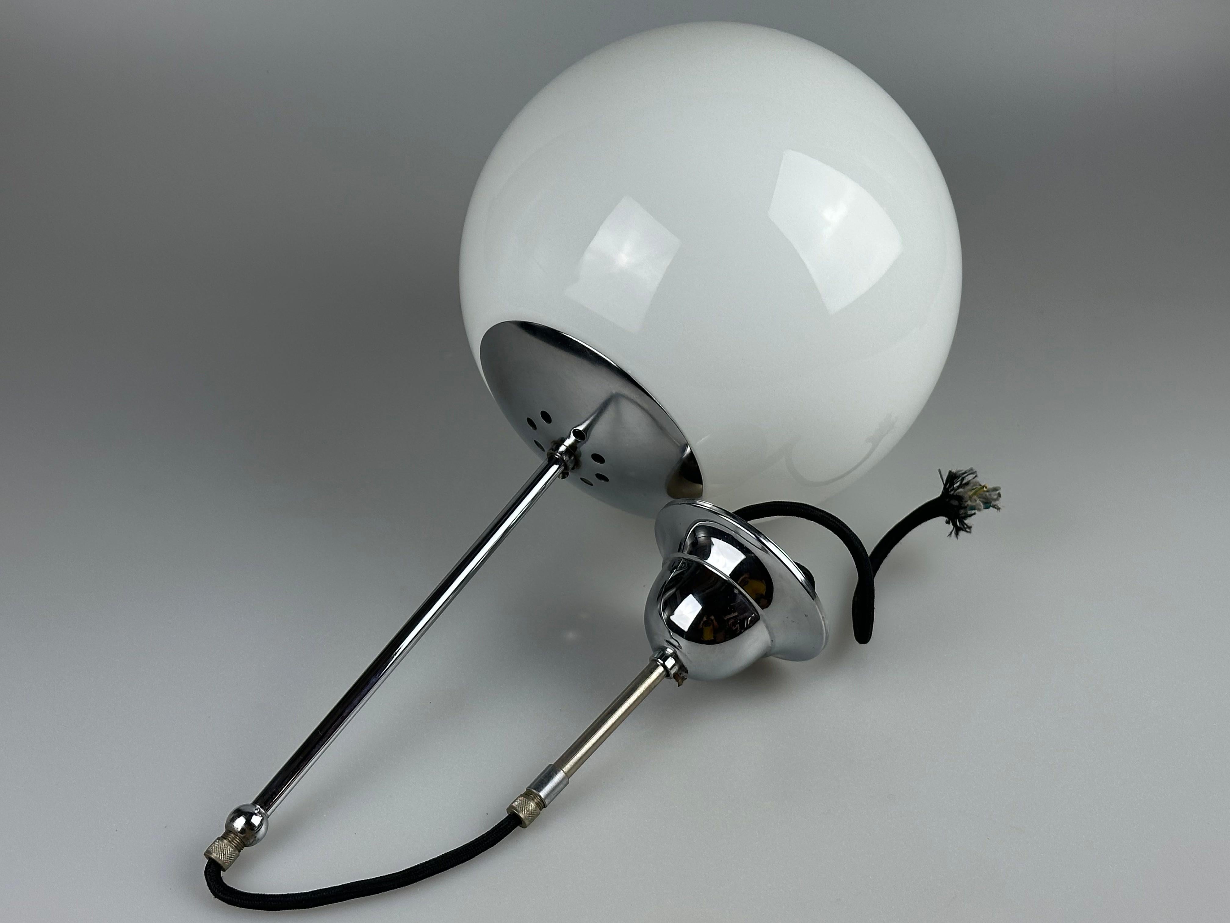 Lampada a sospensione Globe degli anni '60 e '70, lampada da soffitto in vetro, design A Space Age in vendita 5