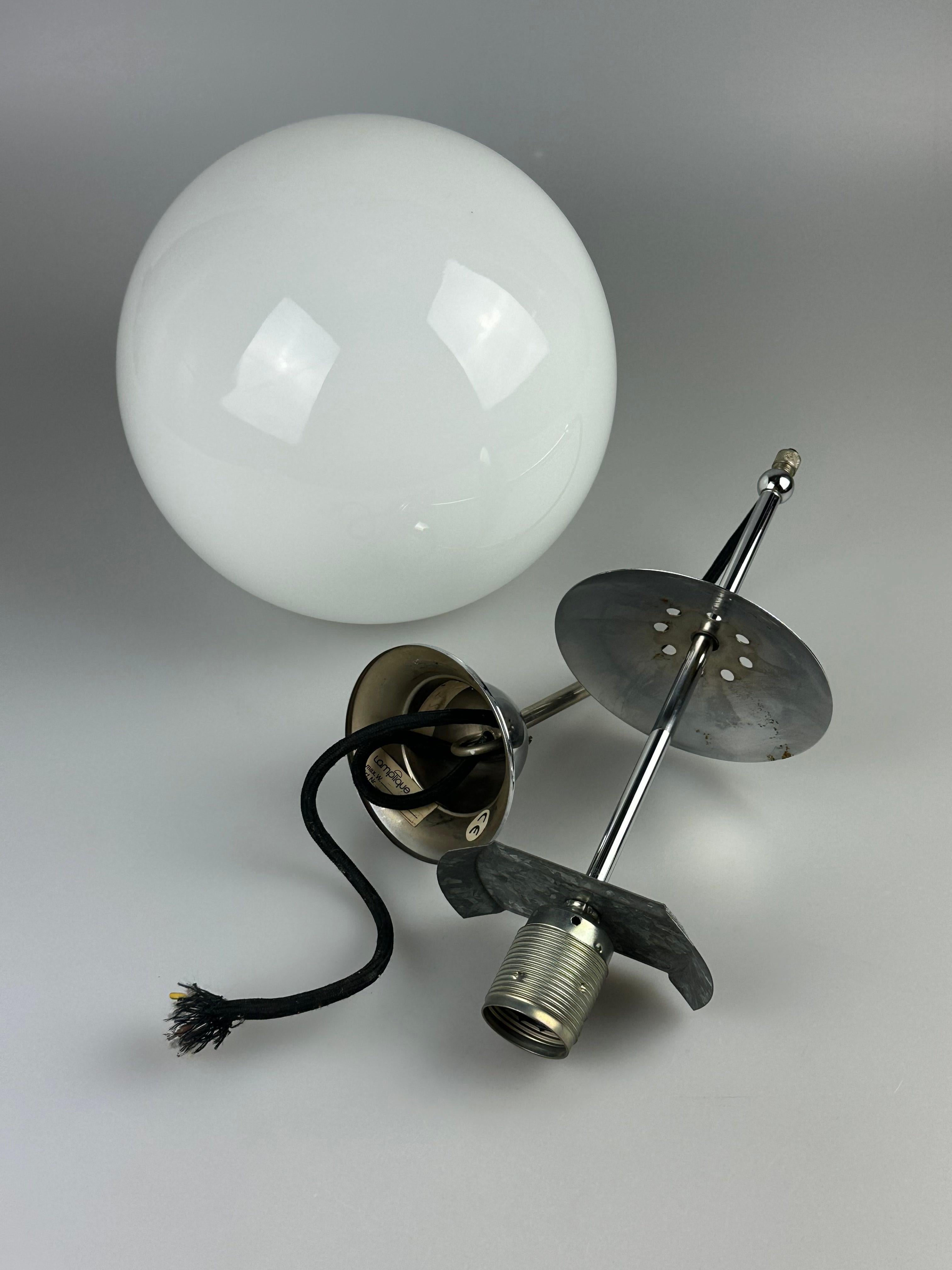 Lampada a sospensione Globe degli anni '60 e '70, lampada da soffitto in vetro, design A Space Age in vendita 7