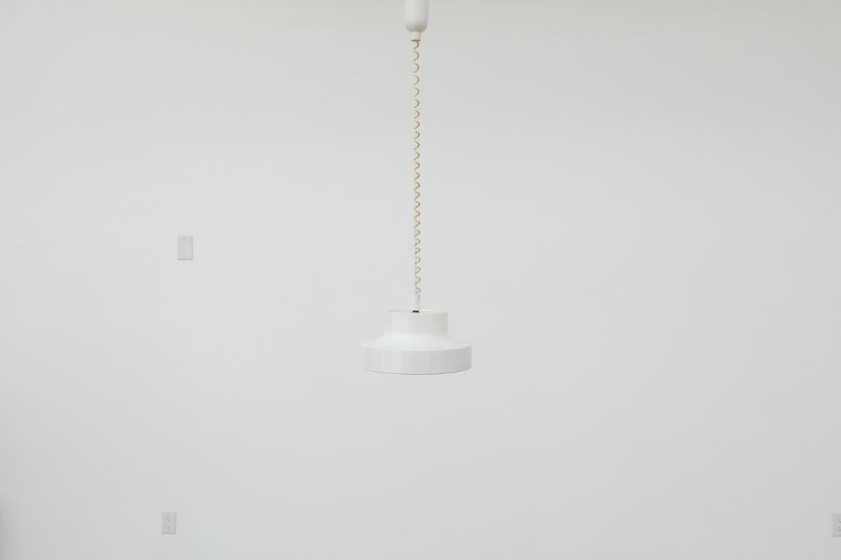 Metallo Lampada a sospensione ad altezza regolabile Mod White Enameled degli anni '60, ispirata a Anders Pehrson in vendita