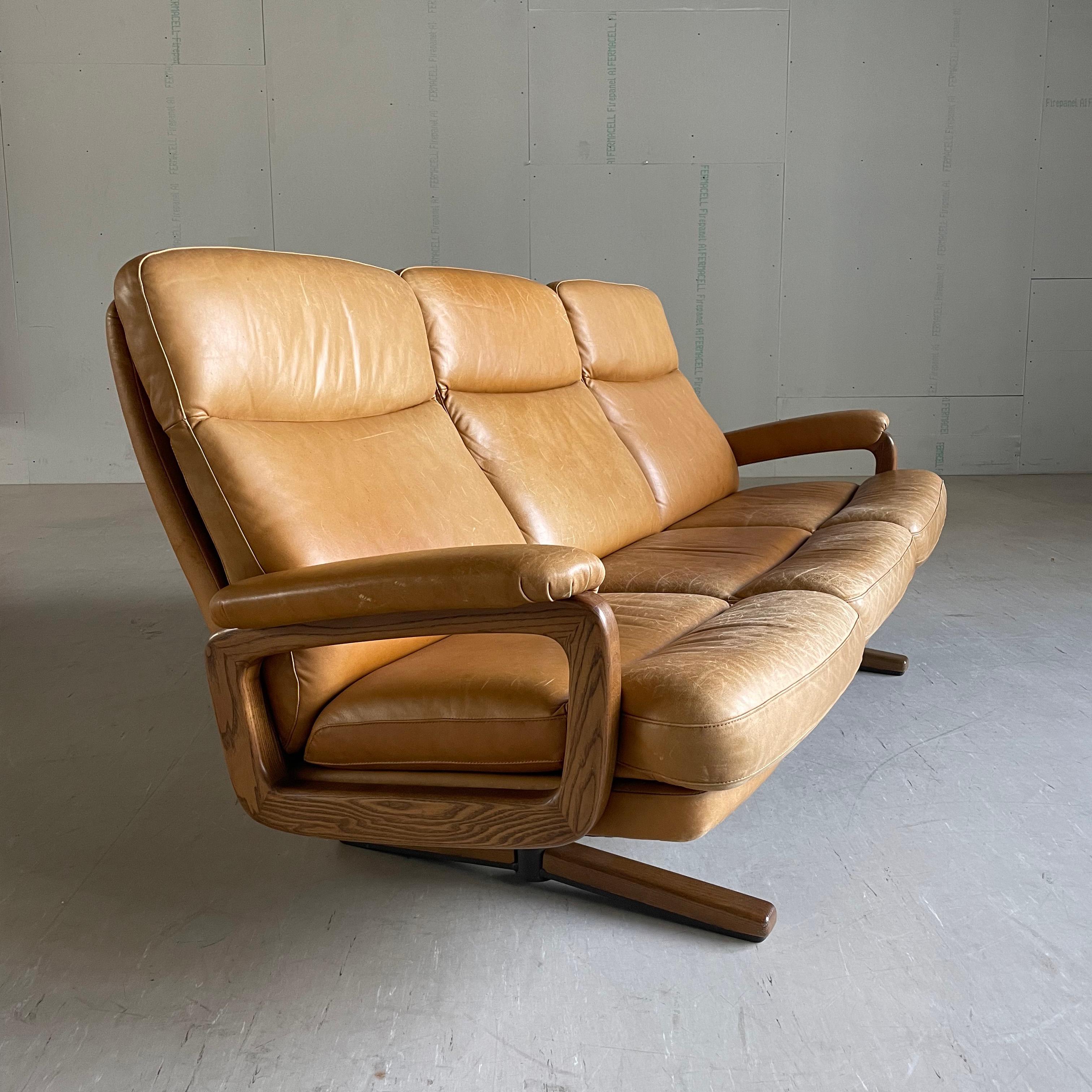 1960's André Vandenbeuck 3 Seater Leather Sofa - Strässle, Switzerland  4