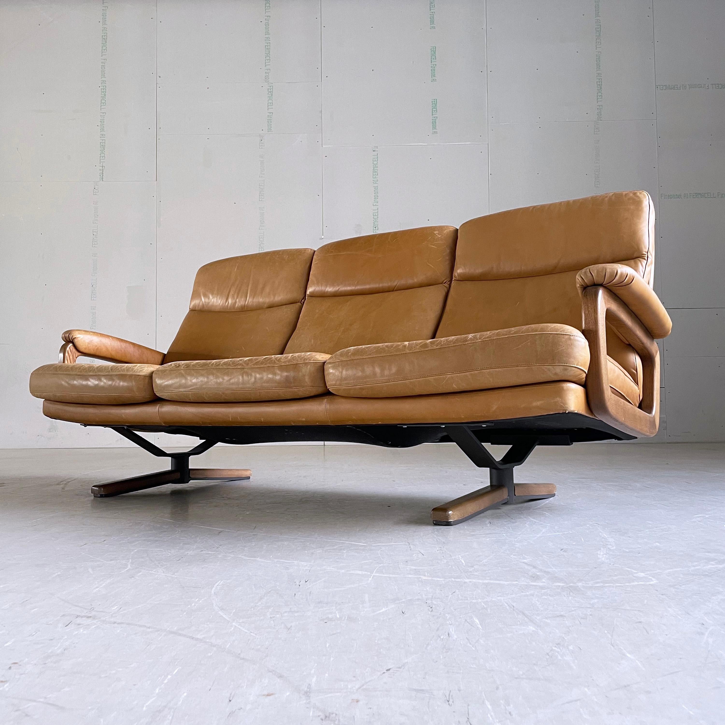 1960's André Vandenbeuck 3 Seater Leather Sofa - Strässle, Switzerland  5