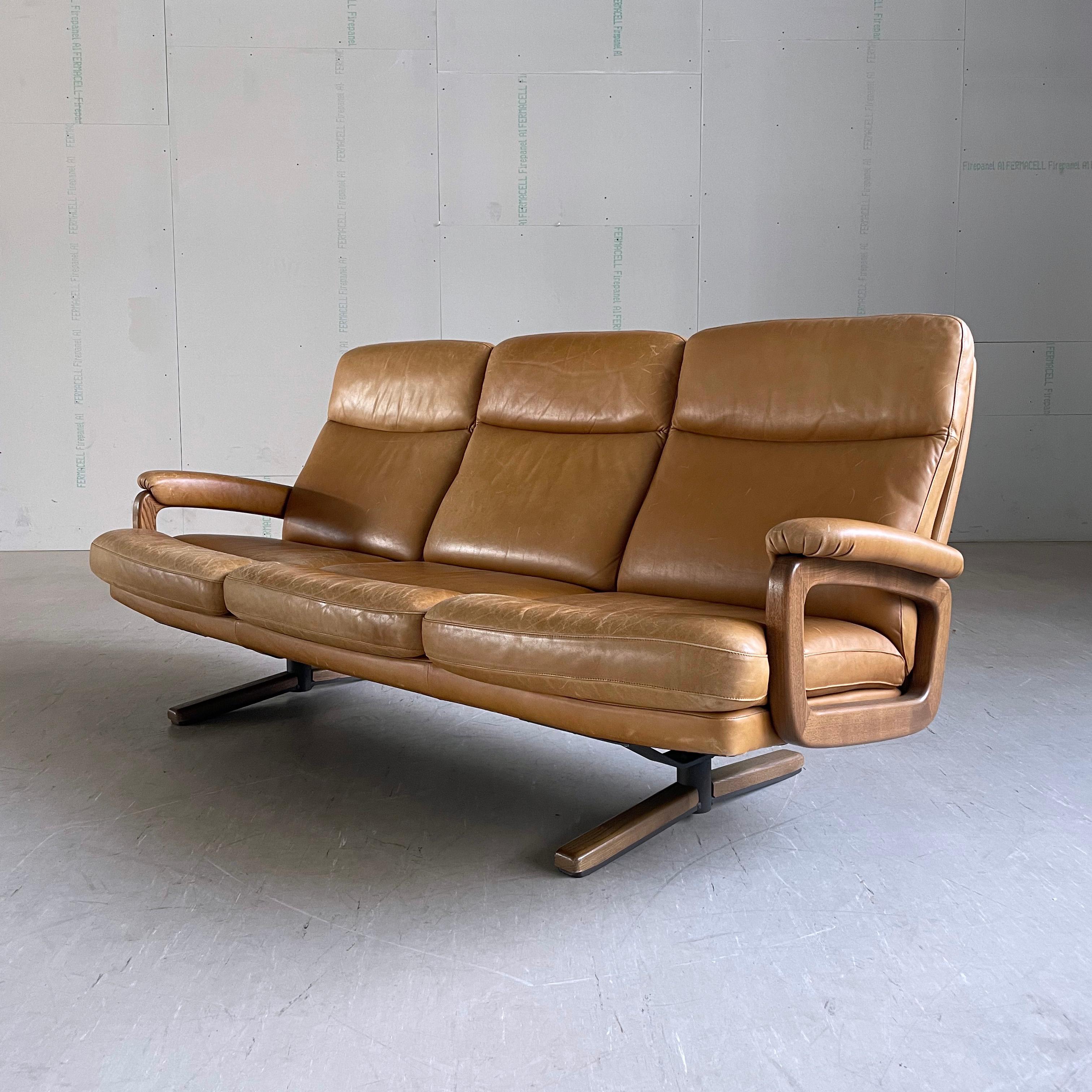 1960's André Vandenbeuck 3 Seater Leather Sofa - Strässle, Switzerland  6