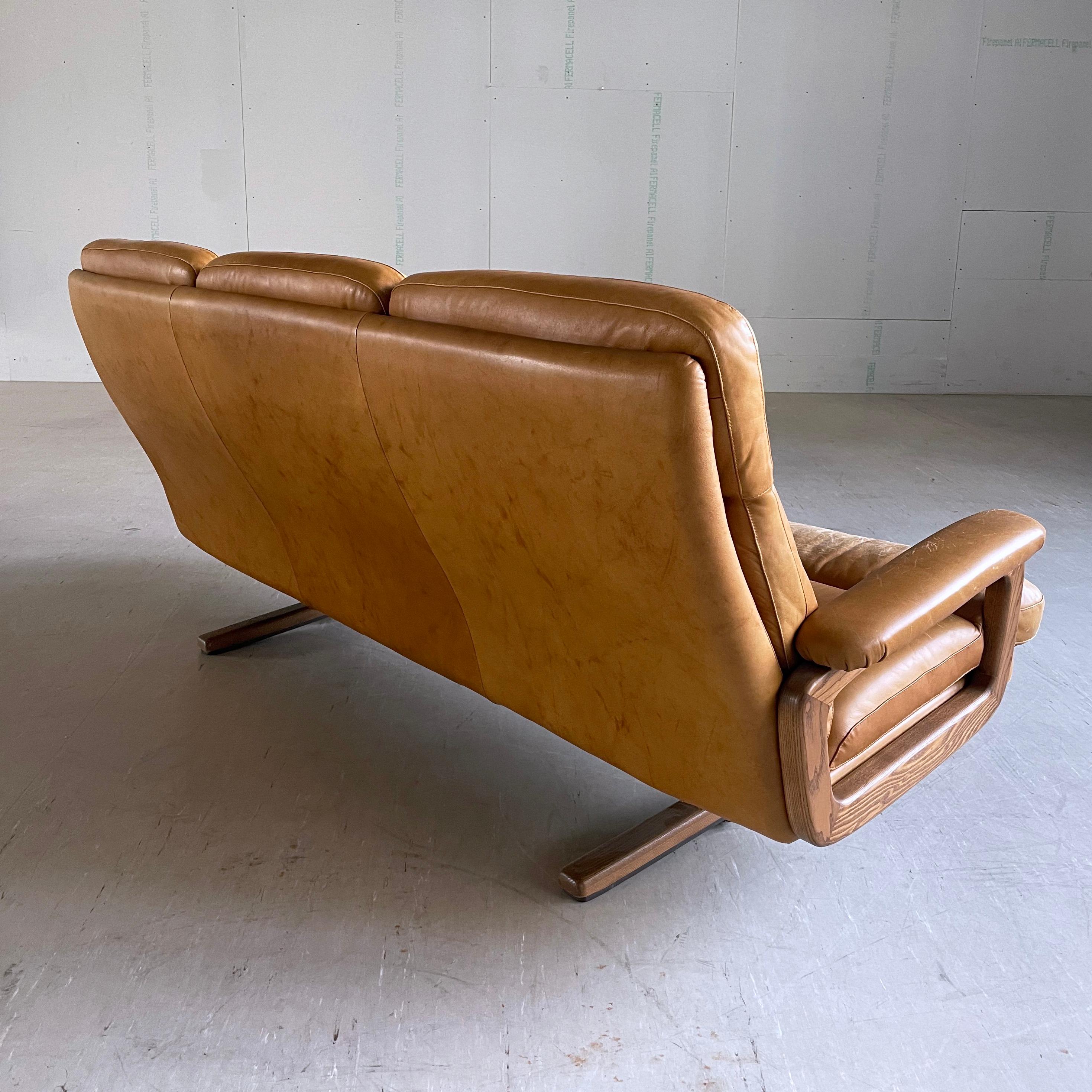 Mid-20th Century 1960's André Vandenbeuck 3 Seater Leather Sofa - Strässle, Switzerland 