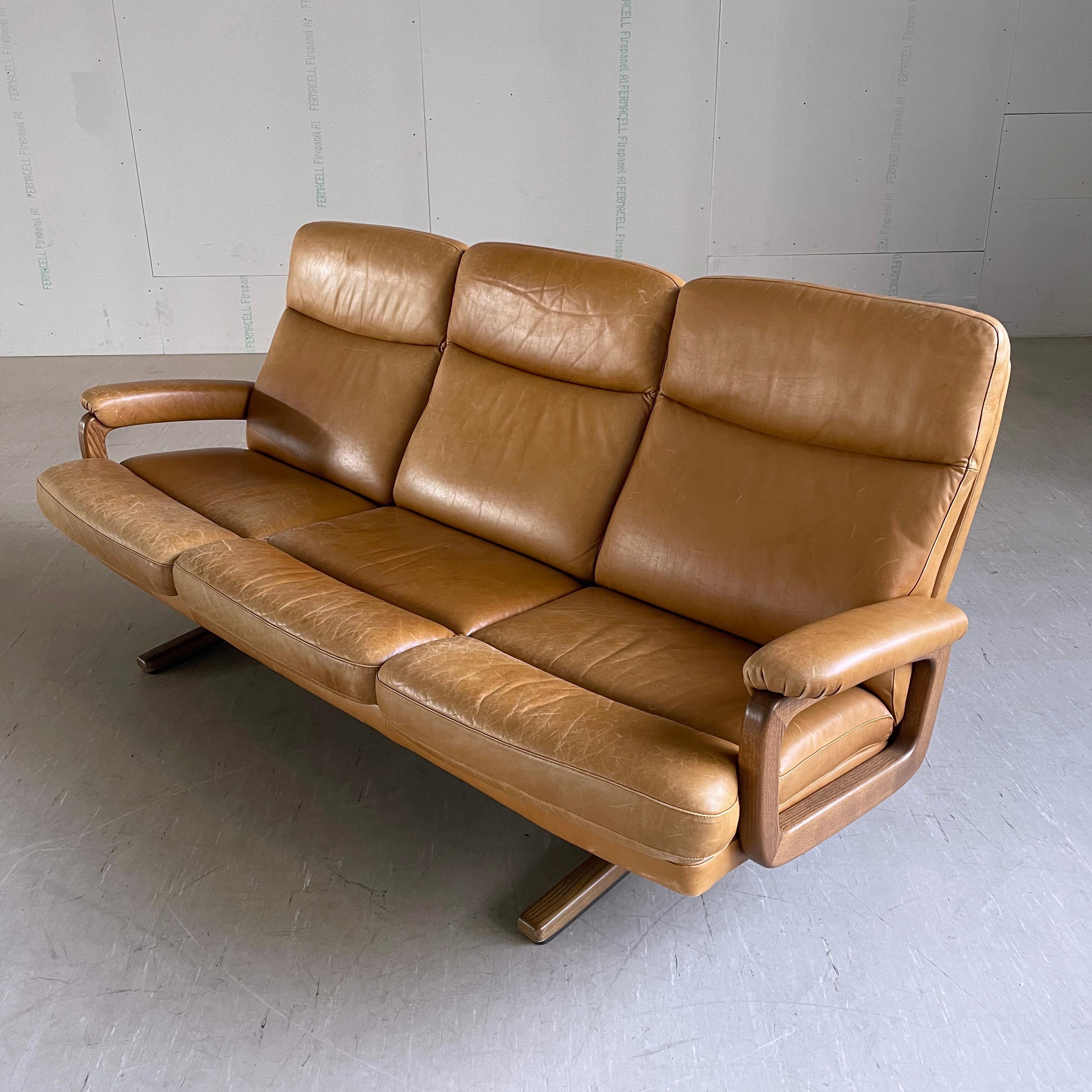 1960's André Vandenbeuck 3 Seater Leather Sofa - Strässle, Switzerland  3
