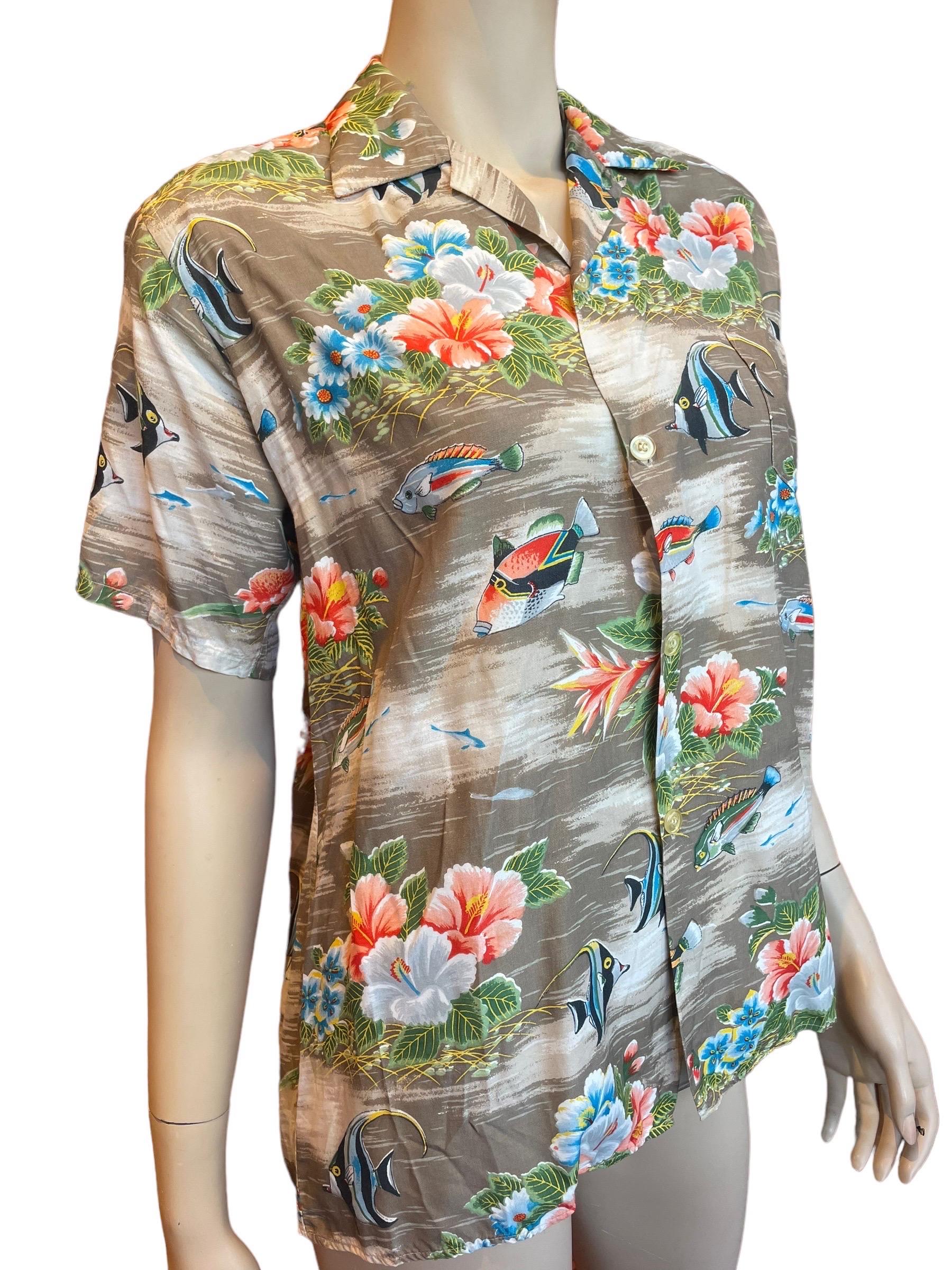 1960s Angel Fish and Hibiscus Button Up Hawaiian Shirt  For Sale 1